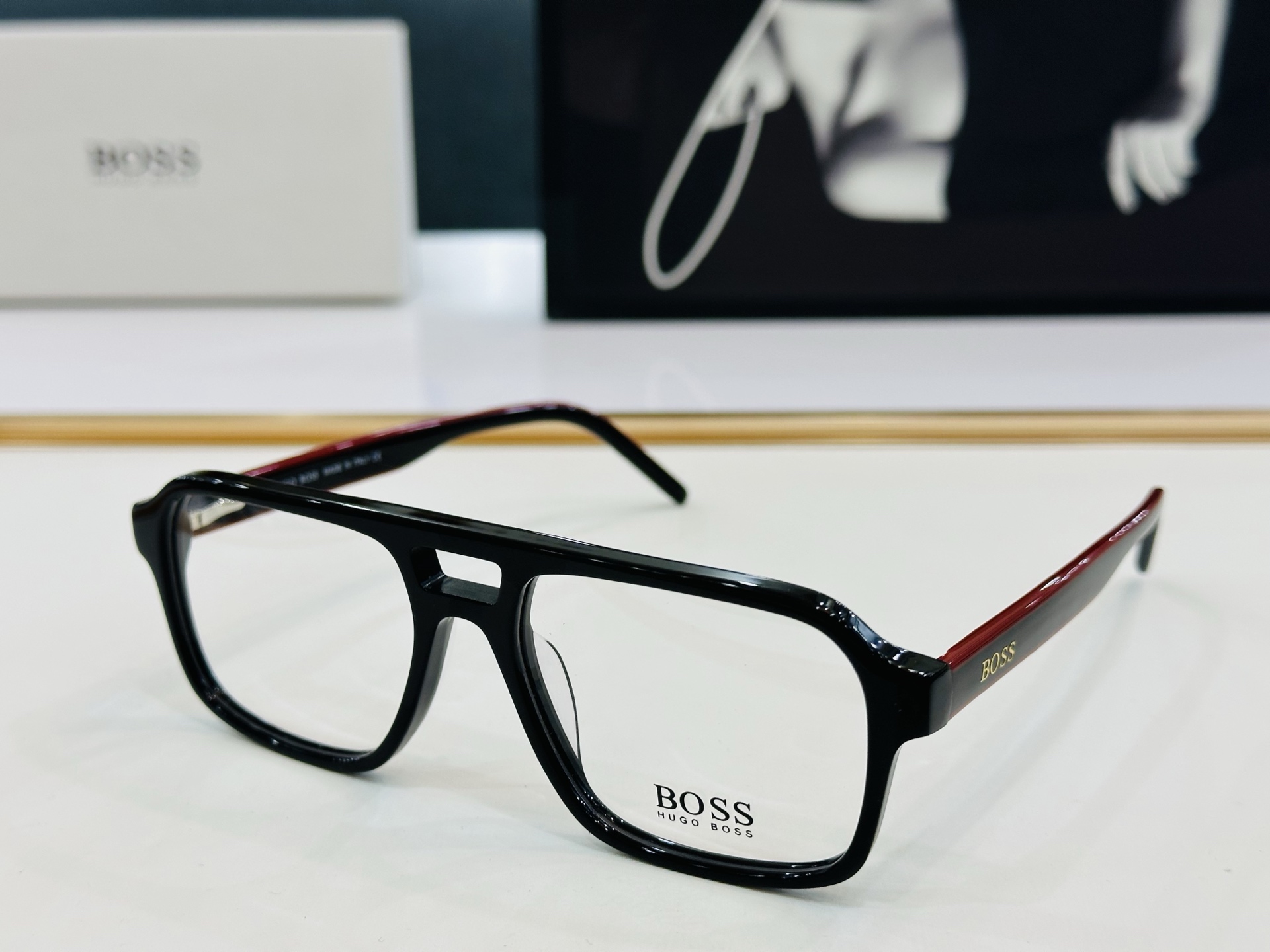 🆕 BOSS HG1299 Size：54口17-145 🕶🕶💋💋👣👣  高品质 不挑脸 🍁经典不过时框
