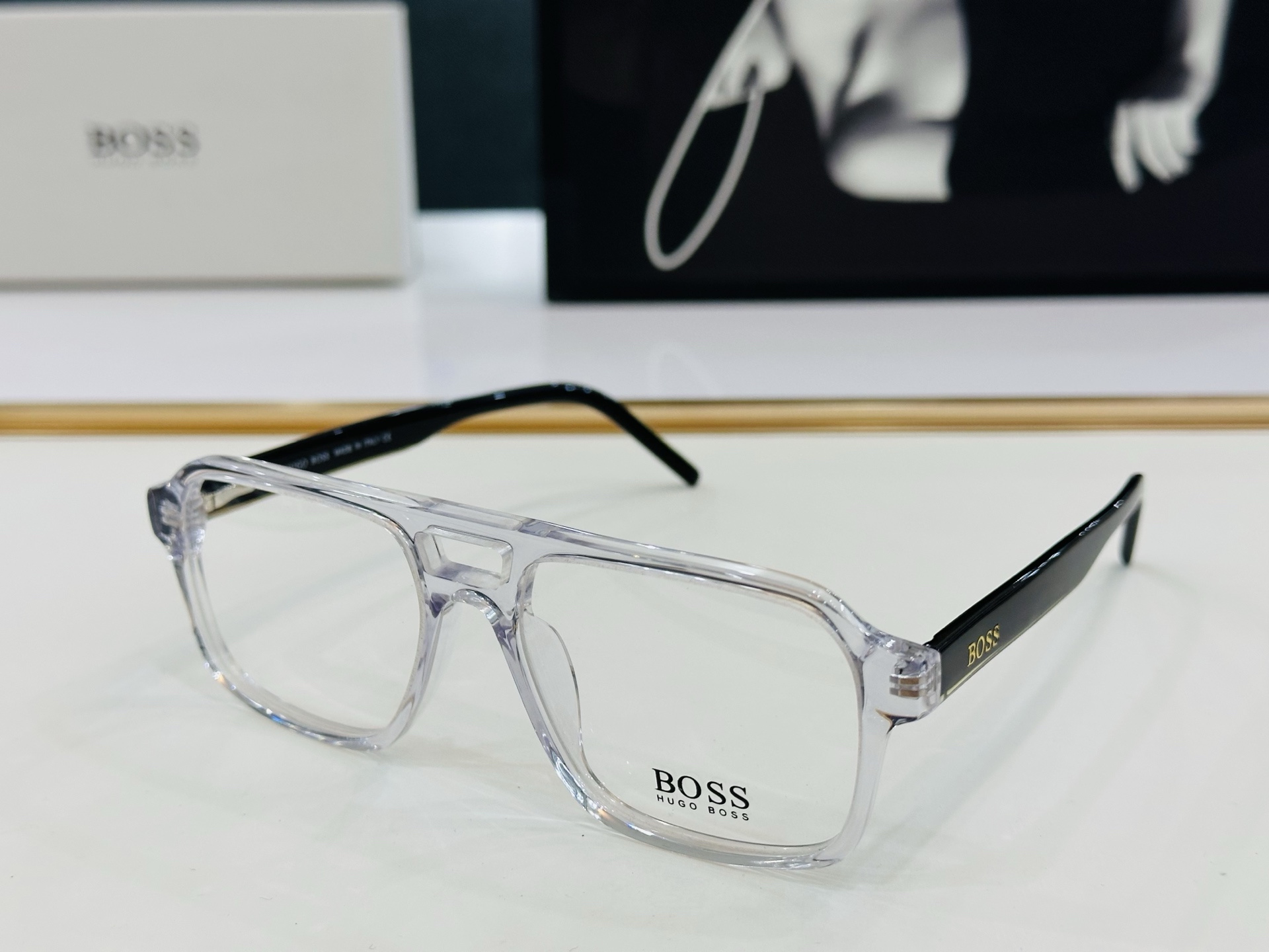 🆕 BOSS HG1299 Size：54口17-145 🕶🕶💋💋👣👣  高品质 不挑脸 🍁经典不过时框