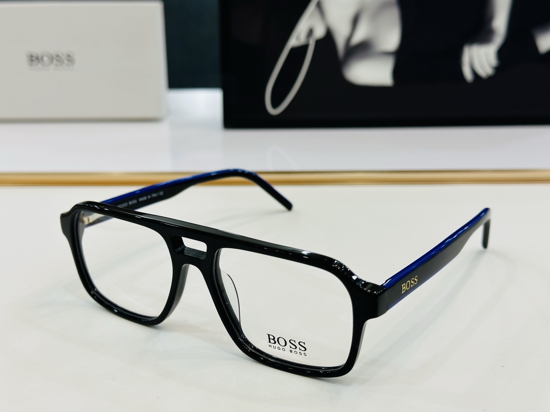 🆕 BOSS HG1299 Size：54口17-145 🕶🕶💋💋👣👣  高品质 不挑脸 🍁经典不过时框