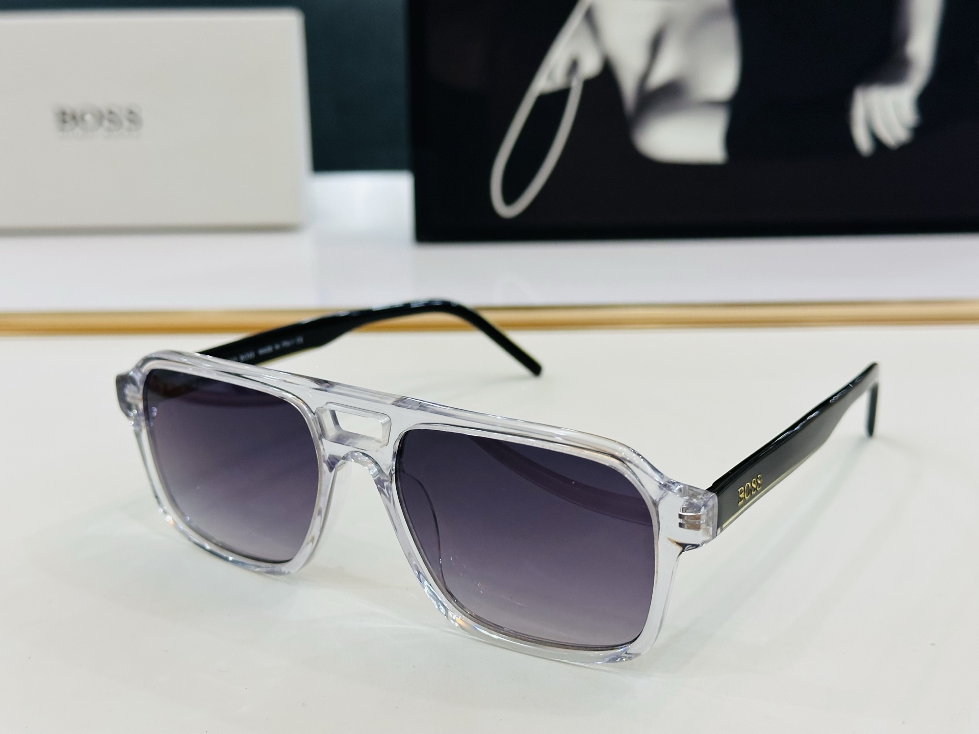 🆕 BOSS HG1299 Size：54口17-145 🕶🕶💋💋👣👣  高品质 不挑脸 🍁经典不过时框