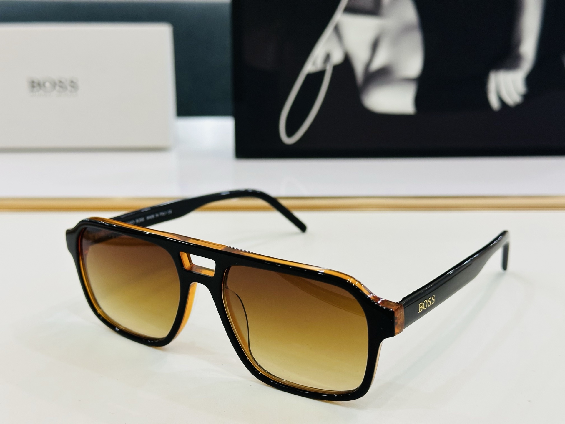 🆕 BOSS HG1299 Size：54口17-145 🕶🕶💋💋👣👣  高品质 不挑脸 🍁经典不过时框
