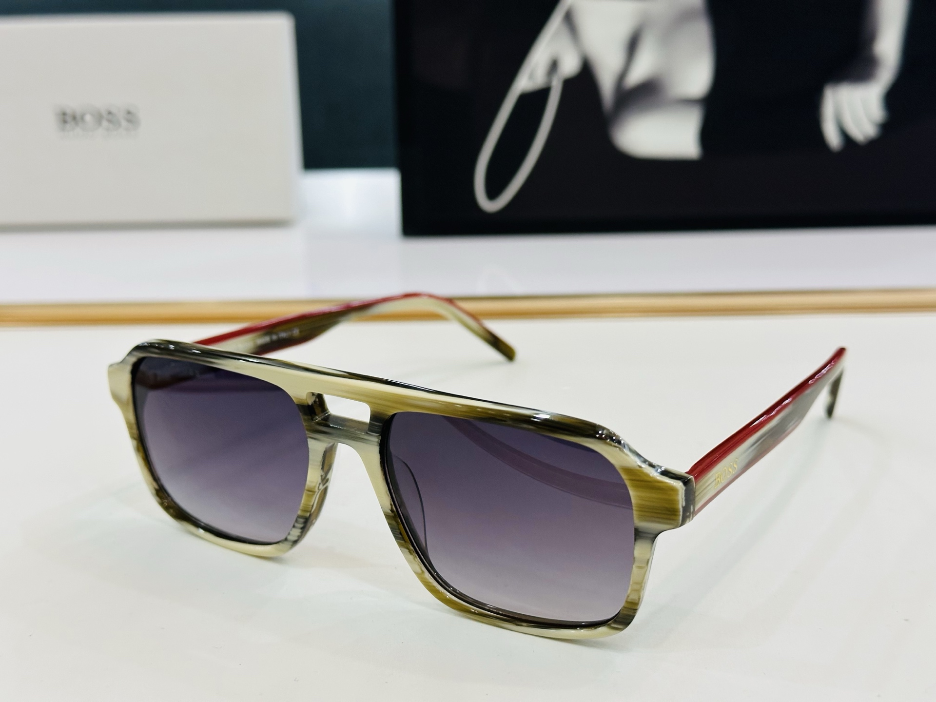 🆕 BOSS HG1299 Size：54口17-145 🕶🕶💋💋👣👣  高品质 不挑脸 🍁经典不过时框