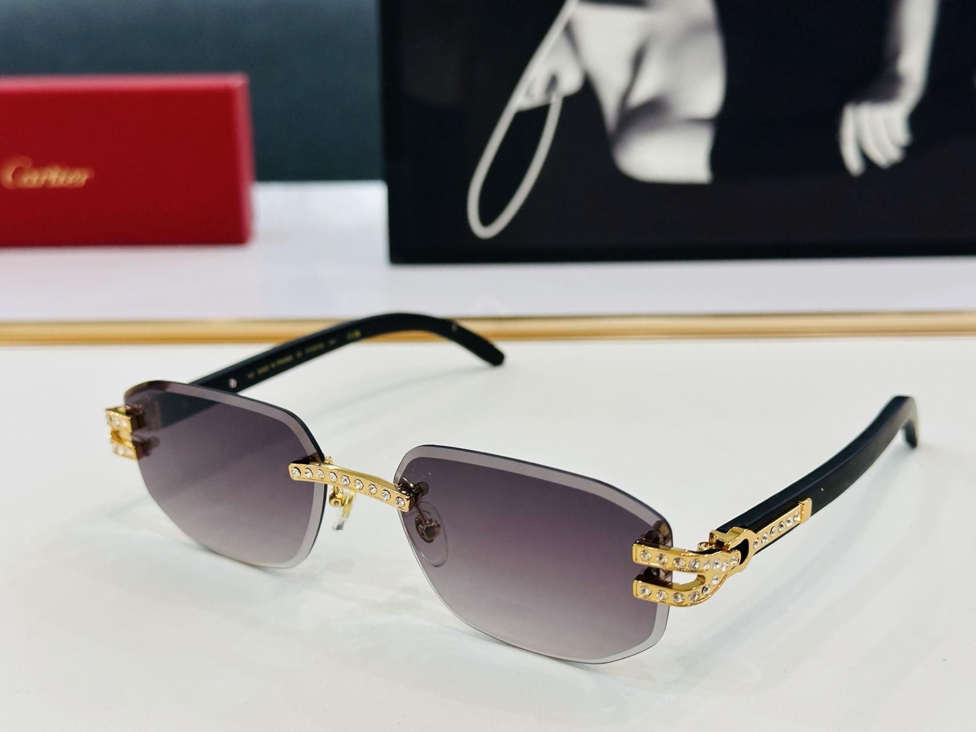 NO:248602,Original Cartie* Kajia Official Website Classic Sunglasses CT0570S Size58-hole 17-143 Exquisite electroplating technology and brand J is very elegant when worn!  glasses sunglasses sunglasses, glasses, cartier19860909原版Cartie* 卡家 官网经典款 太阳镜 CT0570S Size58口17-143 电镀工艺精湛大牌品 J戴起来气质十足！ 眼镜墨镜太阳镜,眼镜,cartier,glasses