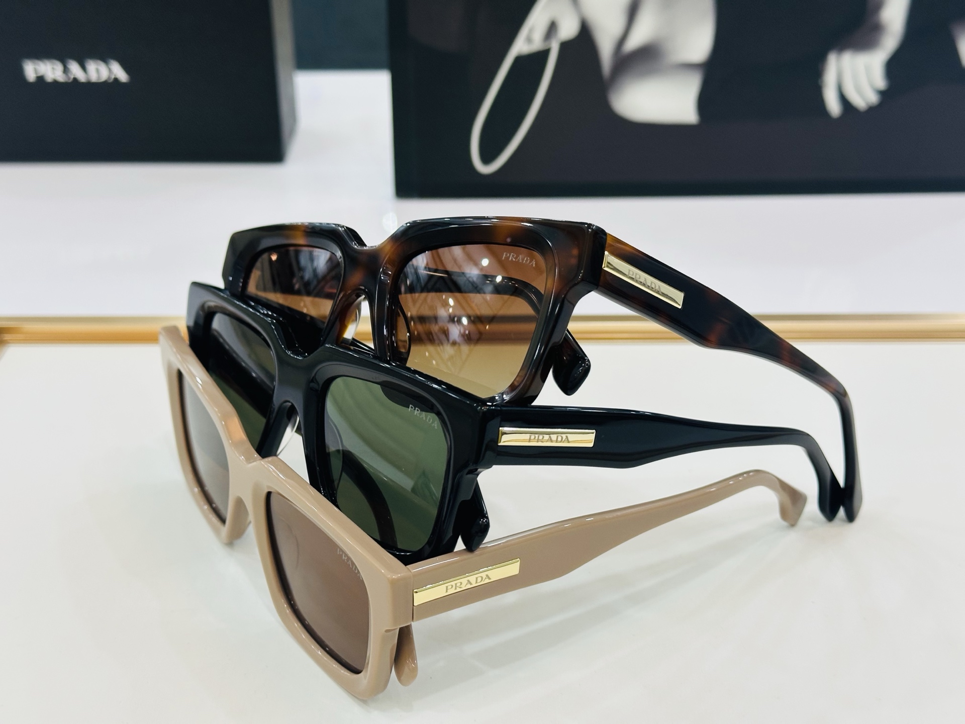 🔺PRAD*🔻普家 PRA 82-S Size：51口21-145 眼镜系列堪称精湛制作 彰显独特个性 