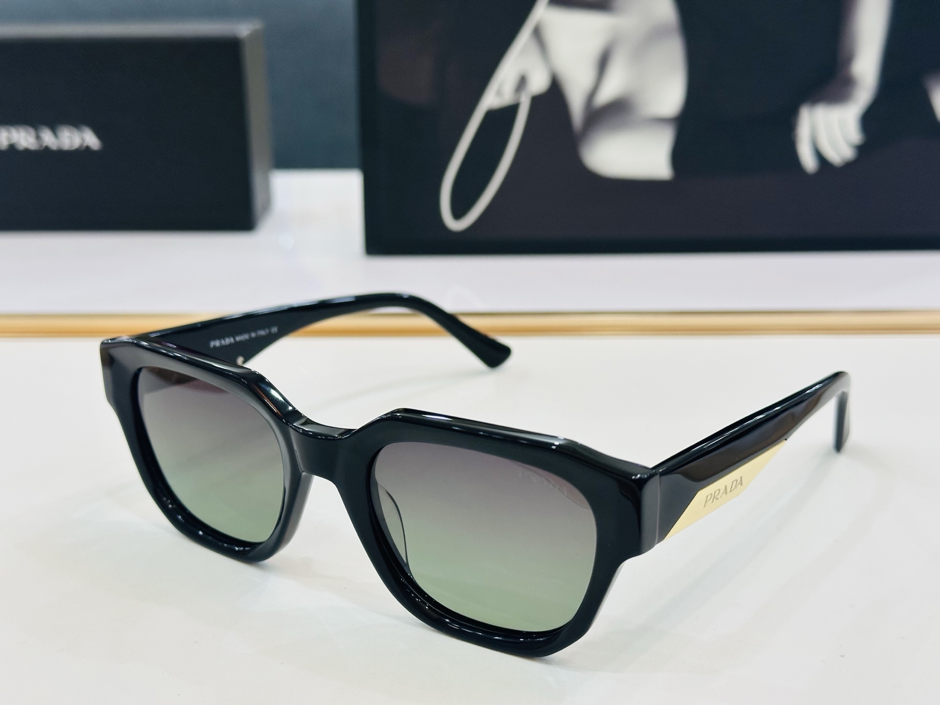 🔺PRAD*🔻普家 PRA 81-S Size：52口22-145 眼镜系列堪称精湛制作 彰显独特个性 