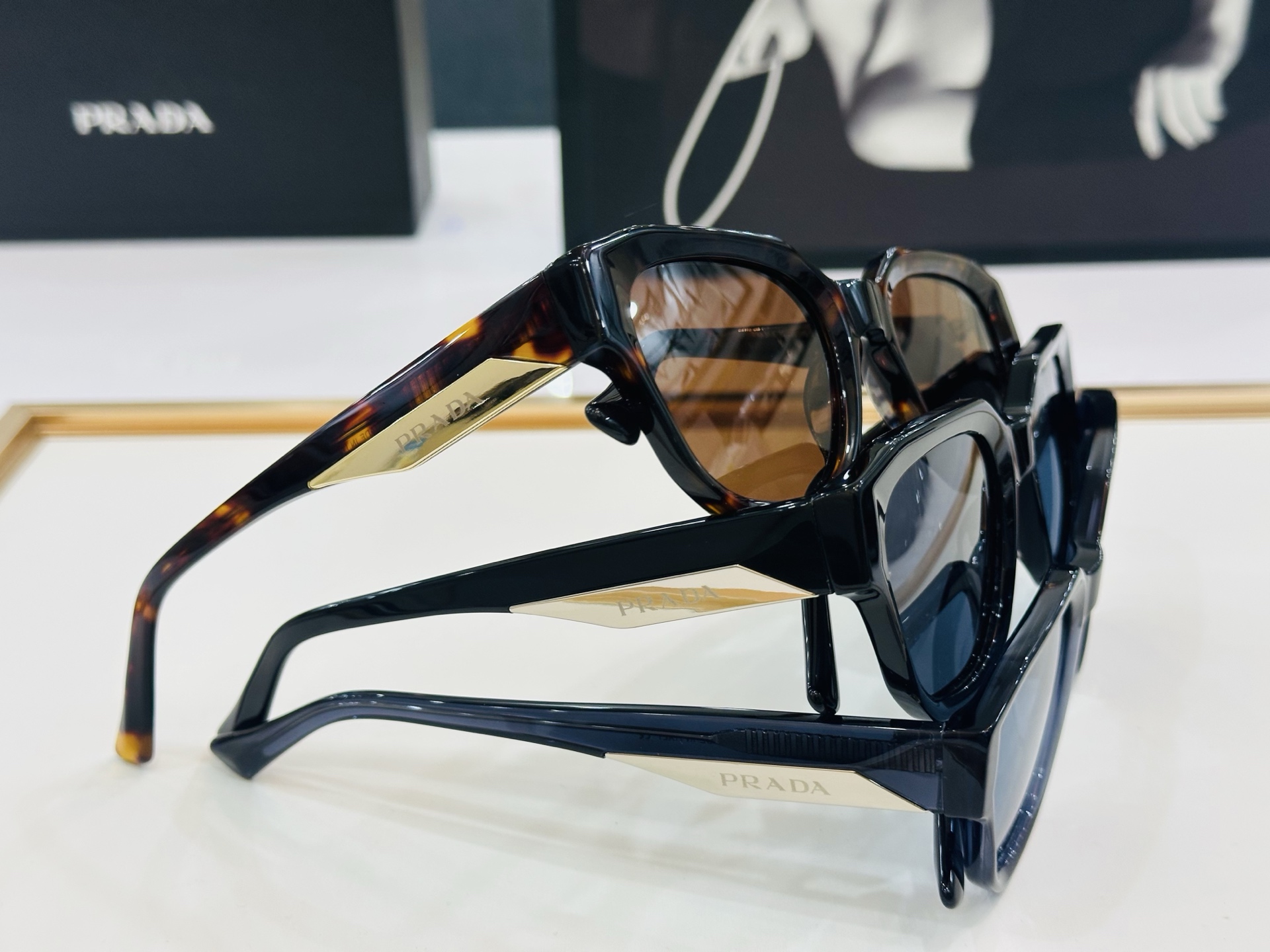 🔺PRAD*🔻普家 PRA 81-S Size：52口22-145 眼镜系列堪称精湛制作 彰显独特个性 