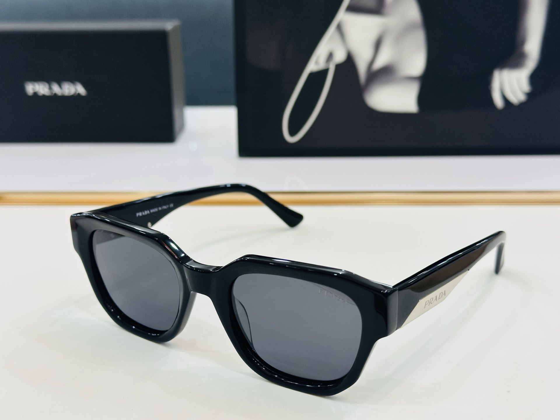 🔺PRAD*🔻普家 PRA 81-S Size：52口22-145 眼镜系列堪称精湛制作 彰显独特个性 