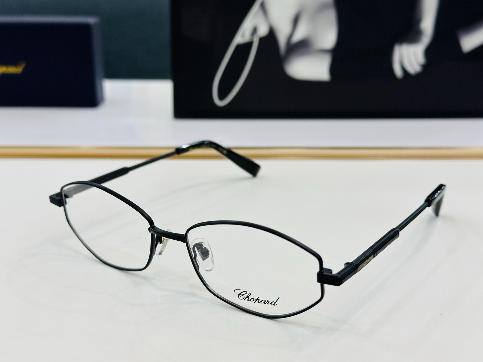 原版 ChoPard肖邦 MODEL SCHG972 Size：55口17-145 以现代时尚的设计风格