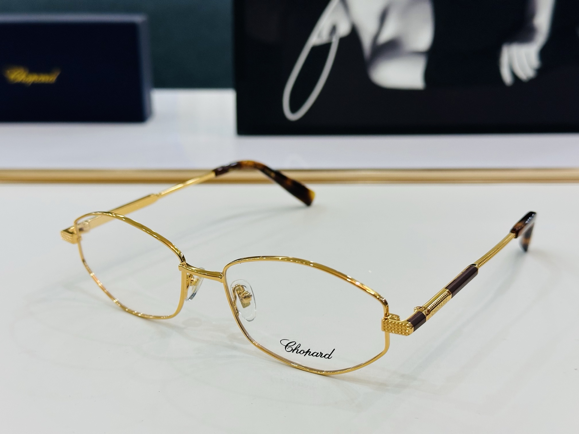 原版 ChoPard肖邦 MODEL SCHG972 Size：55口17-145 以现代时尚的设计风格