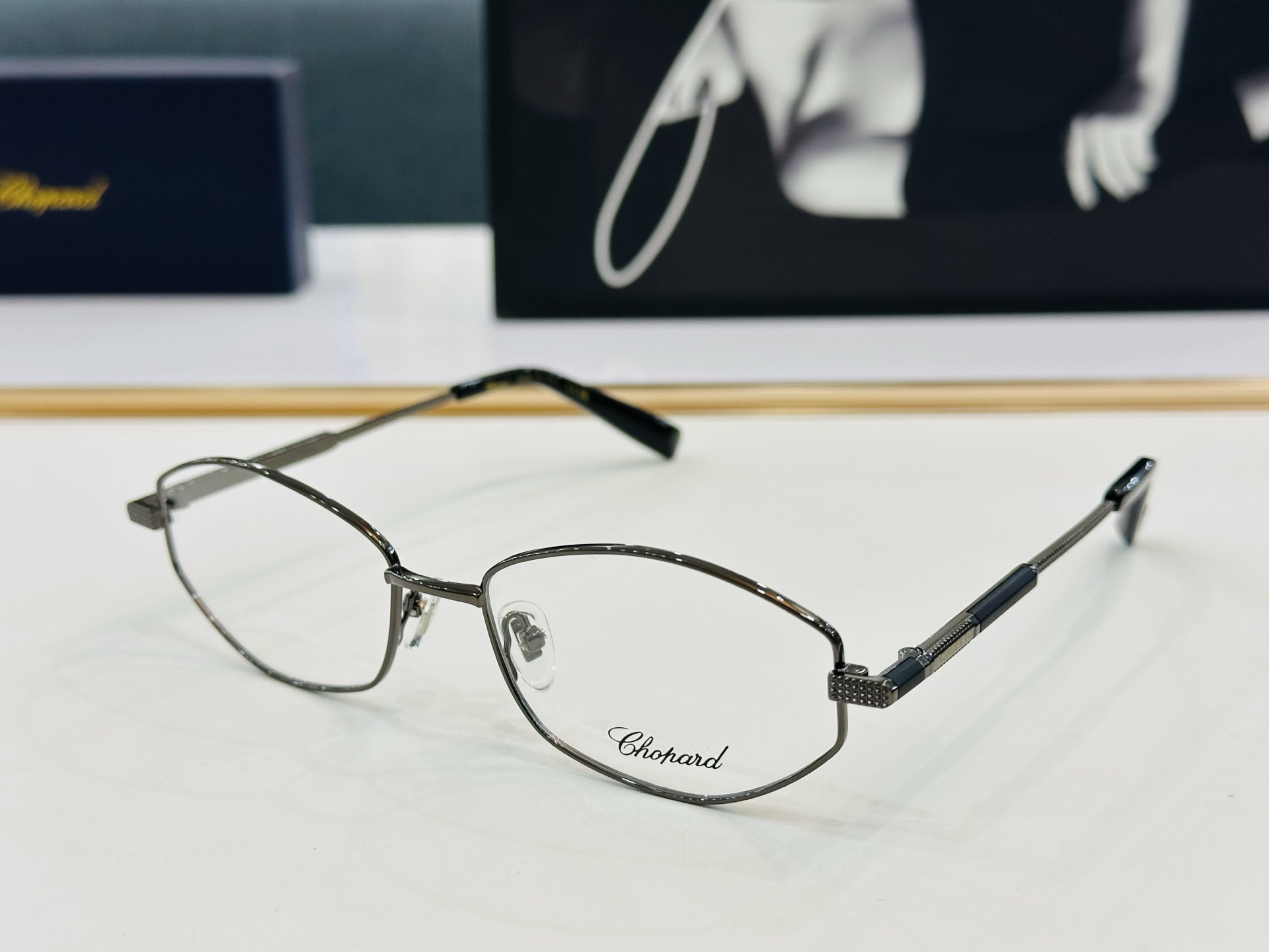 原版 ChoPard肖邦 MODEL SCHG972 Size：55口17-145 以现代时尚的设计风格