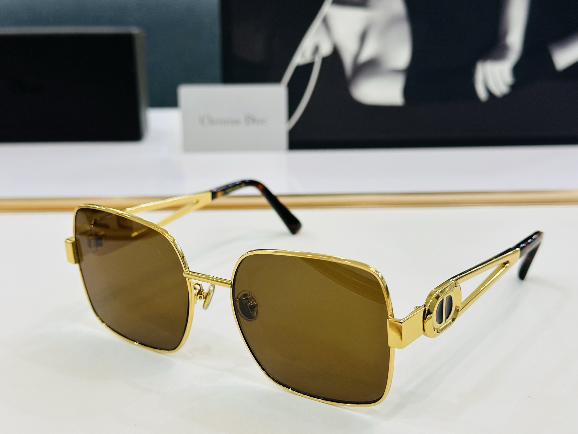 🔻🔻🔻DIO* CD5527  迪家 Size：56口19-145 😎🔆🔥🔥搭配镜腿精致配饰 q官网款 