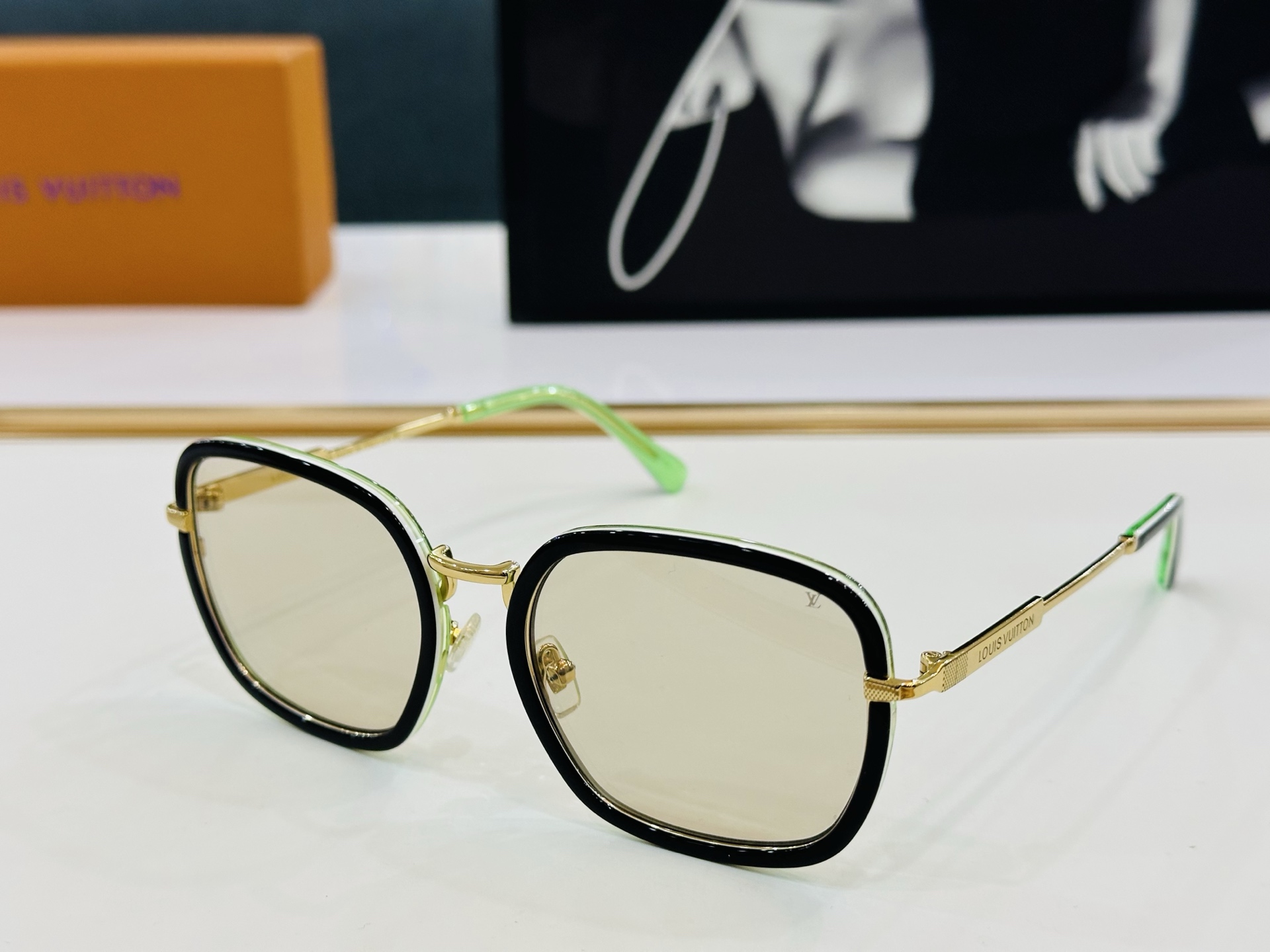 路易家 🎩Z2065W Size：55口19-145 充满活力的 展现独特个性🌟展现大气的你 q高品质 
