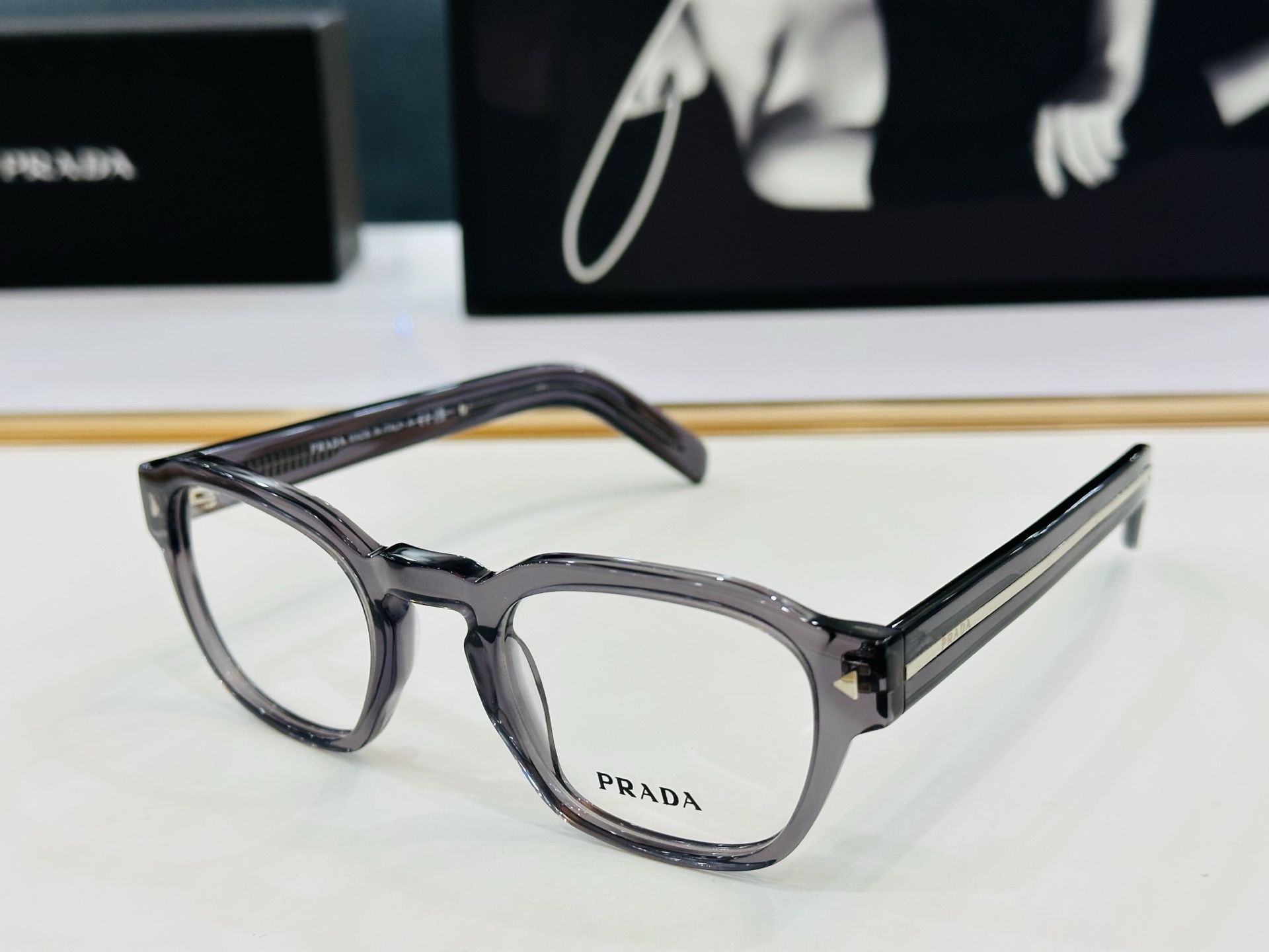 🔺PRAD*🔻普家 PR 16S Size：49口24-145 眼镜系列堪称精湛制作 彰显独特个 Z最新