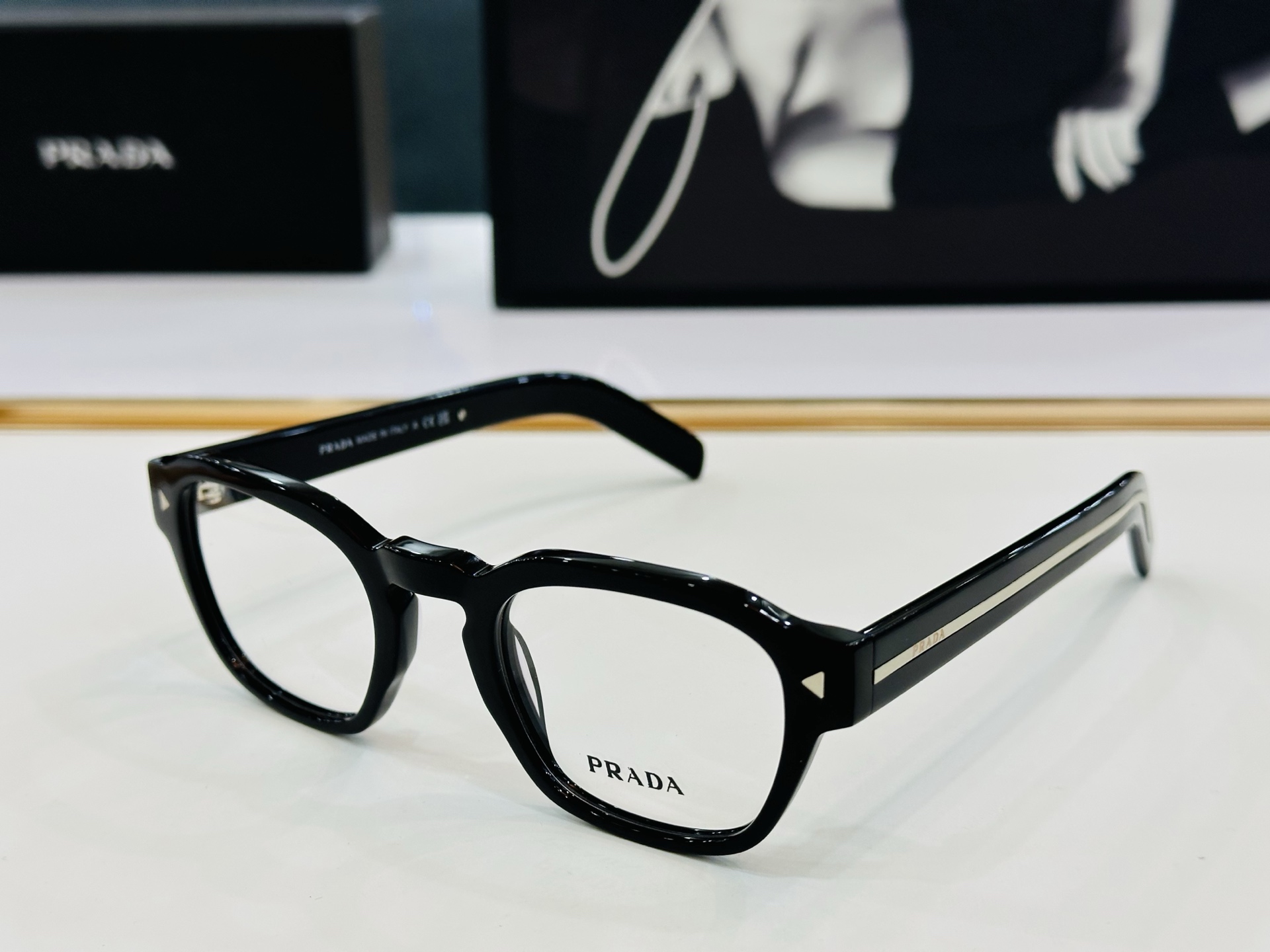 🔺PRAD*🔻普家 PR 16S Size：49口24-145 眼镜系列堪称精湛制作 彰显独特个 Z最新