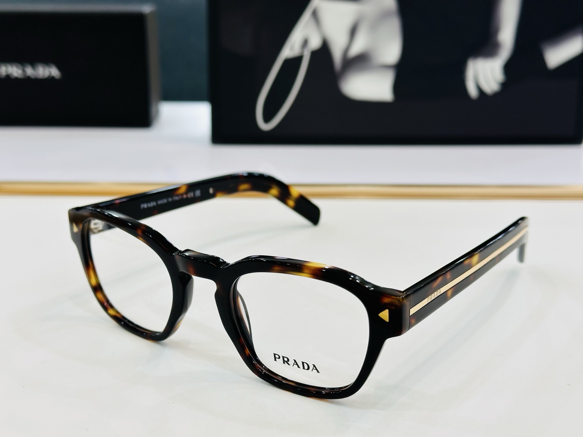 🔺PRAD*🔻普家 PR 16S Size：49口24-145 眼镜系列堪称精湛制作 彰显独特个 Z最新