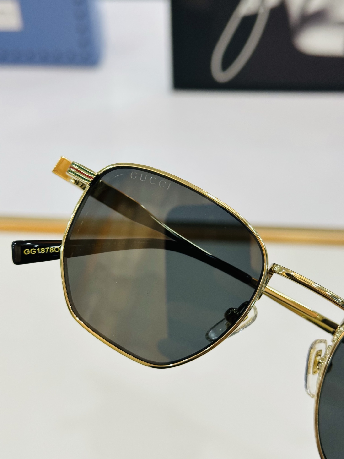 GUCC* 古家 GG1878S 🐝🐝系列 Size：49口22-145 🍁🍁 E超绝品质太阳镜 🔥