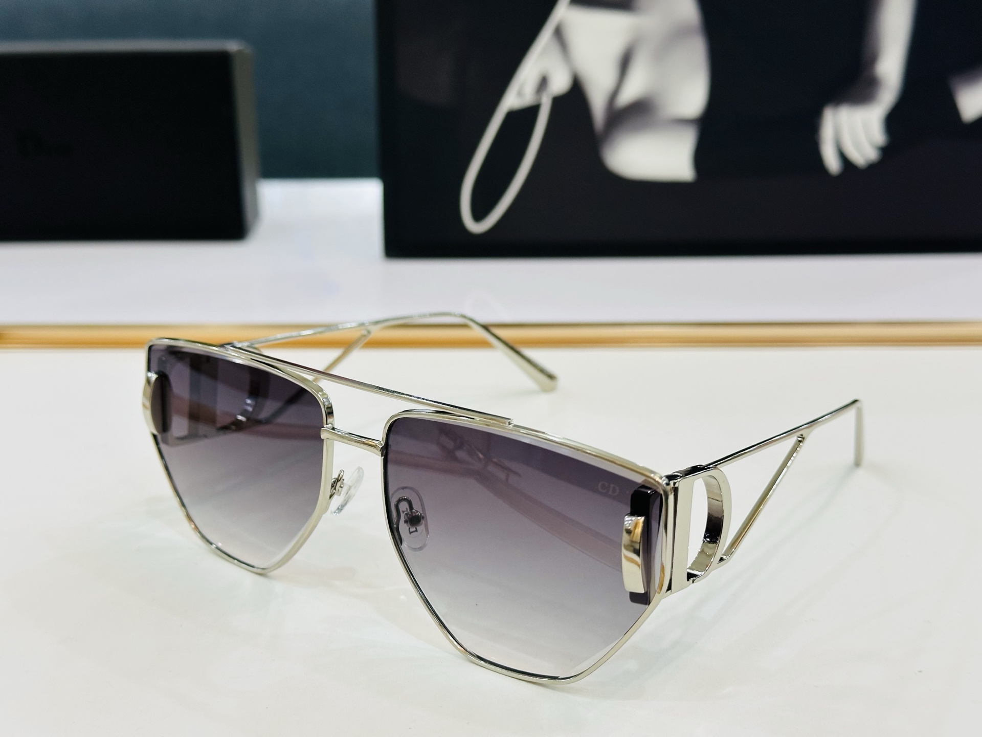 🔻🔻🔻DIO* DSGTA43UCR 迪家 Size：64口16-140 😎🔆🔥🔥搭配镜腿精致配饰 b官