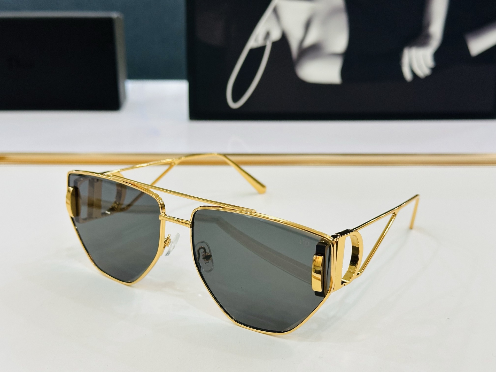 🔻🔻🔻DIO* DSGTA43UCR 迪家 Size：64口16-140 😎🔆🔥🔥搭配镜腿精致配饰 b官