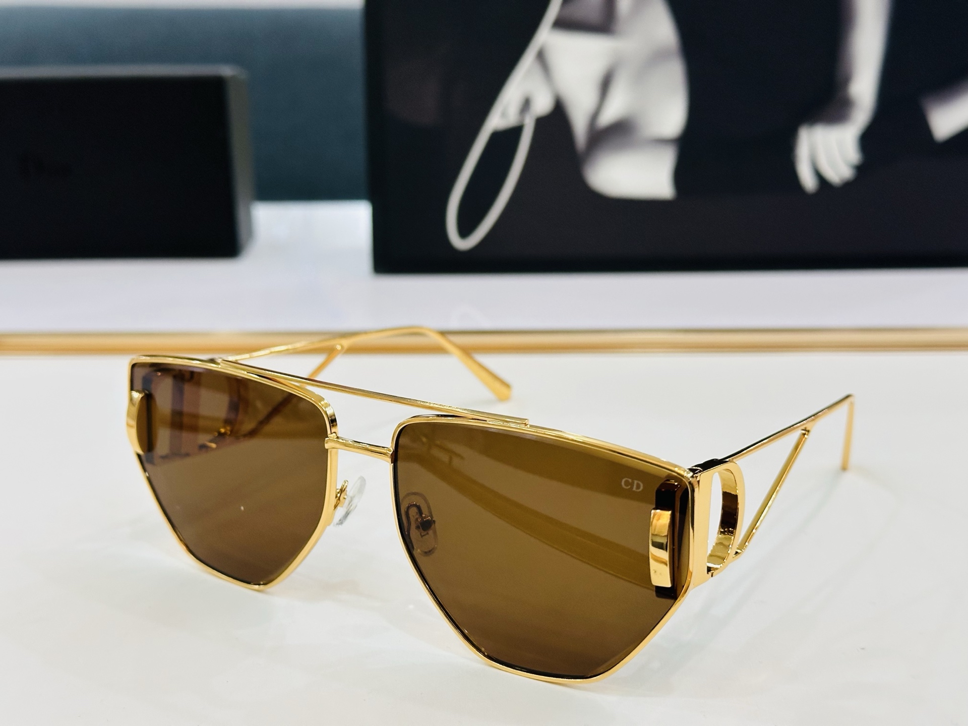 🔻🔻🔻DIO* DSGTA43UCR 迪家 Size：64口16-140 😎🔆🔥🔥搭配镜腿精致配饰 b官