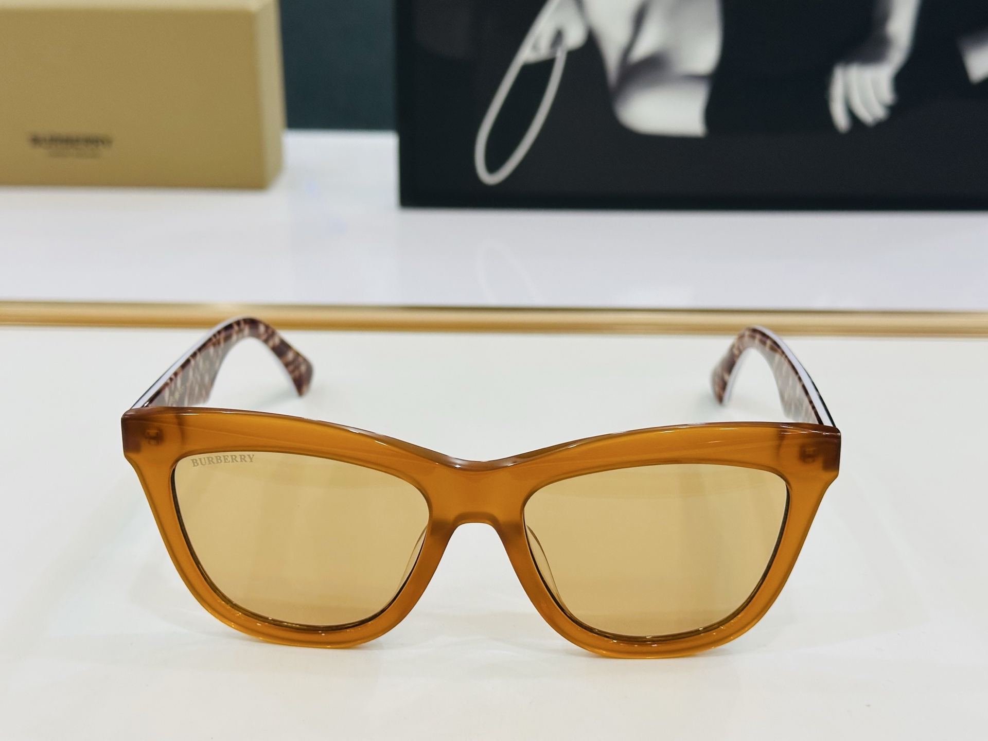 高品质✨BURBERR*✨ 巴家 BE6013 Size：54口18-145 女款太阳眼镜得意 愉快 K