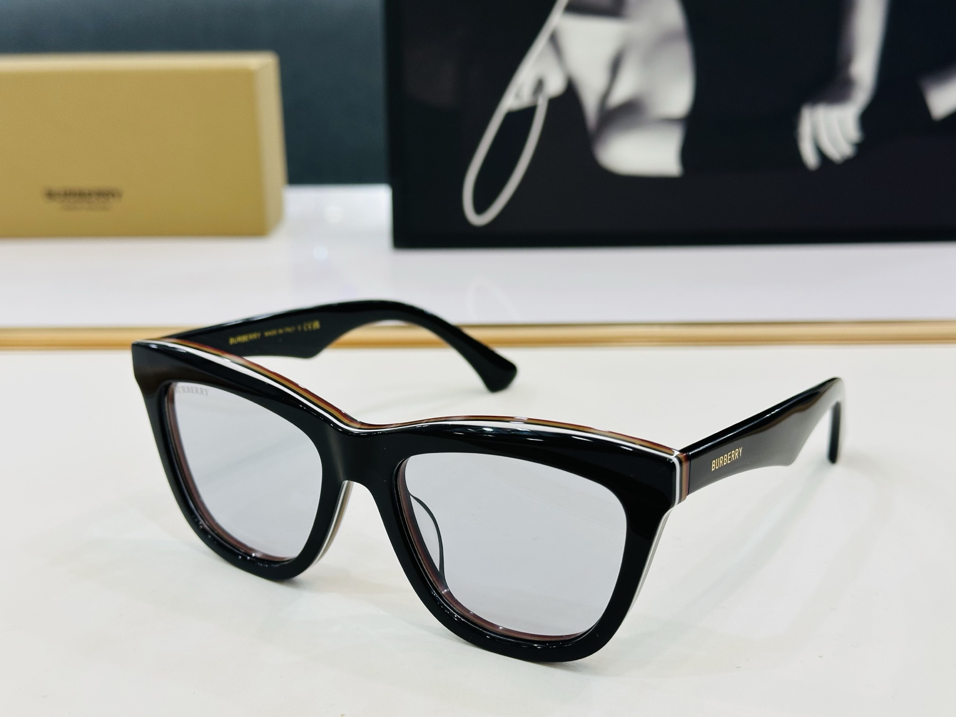 高品质✨BURBERR*✨ 巴家 BE6013 Size：54口18-145 女款太阳眼镜得意 愉快 K