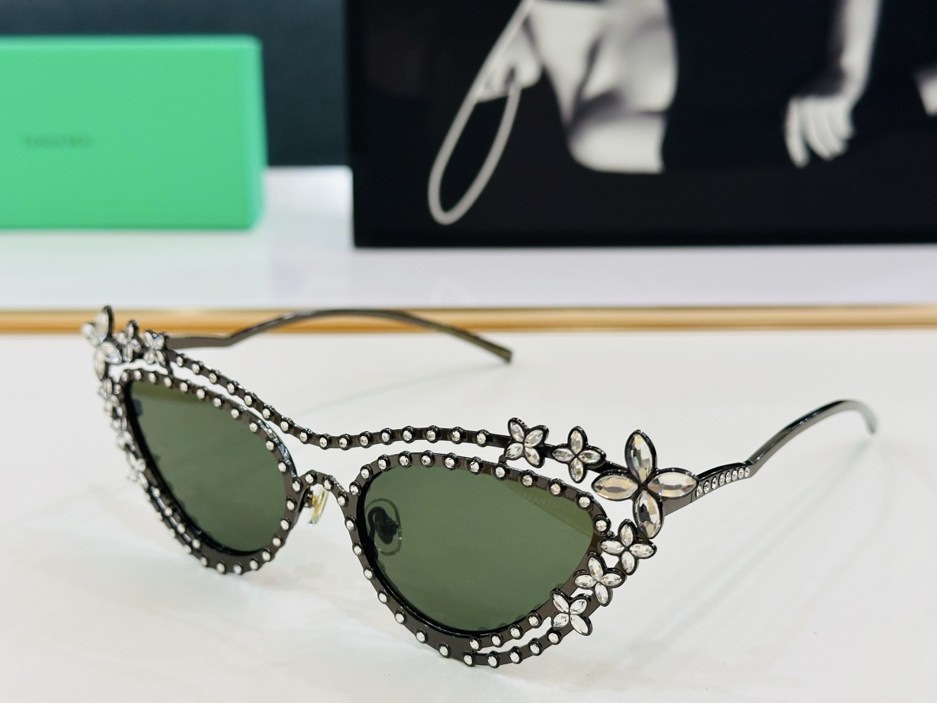 蒂芙家 Tiffany & CO. TF3106BK  Size：52口18-138  时尚太阳镜架 👍