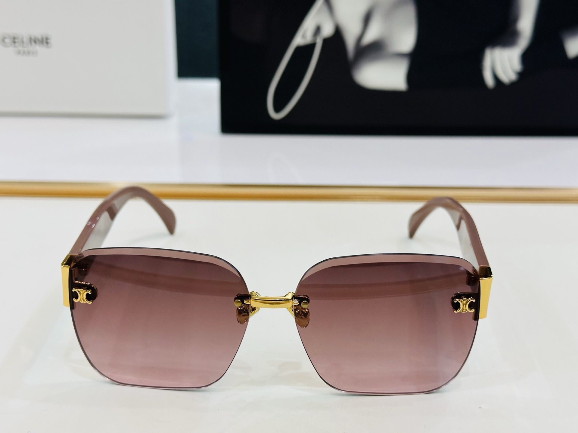 CELINE】赛琳 CL8031 Size：59口13-146 一直热销的款式，欧美风 光泽度好  质感