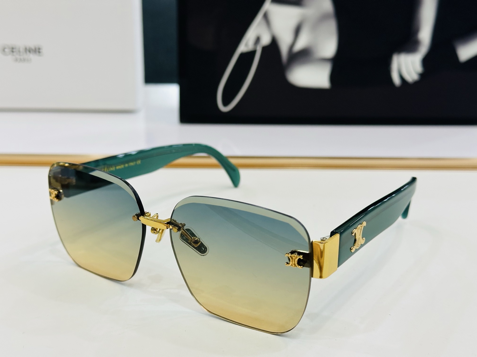 CELINE】赛琳 CL8031 Size：59口13-146 一直热销的款式，欧美风 光泽度好  质感