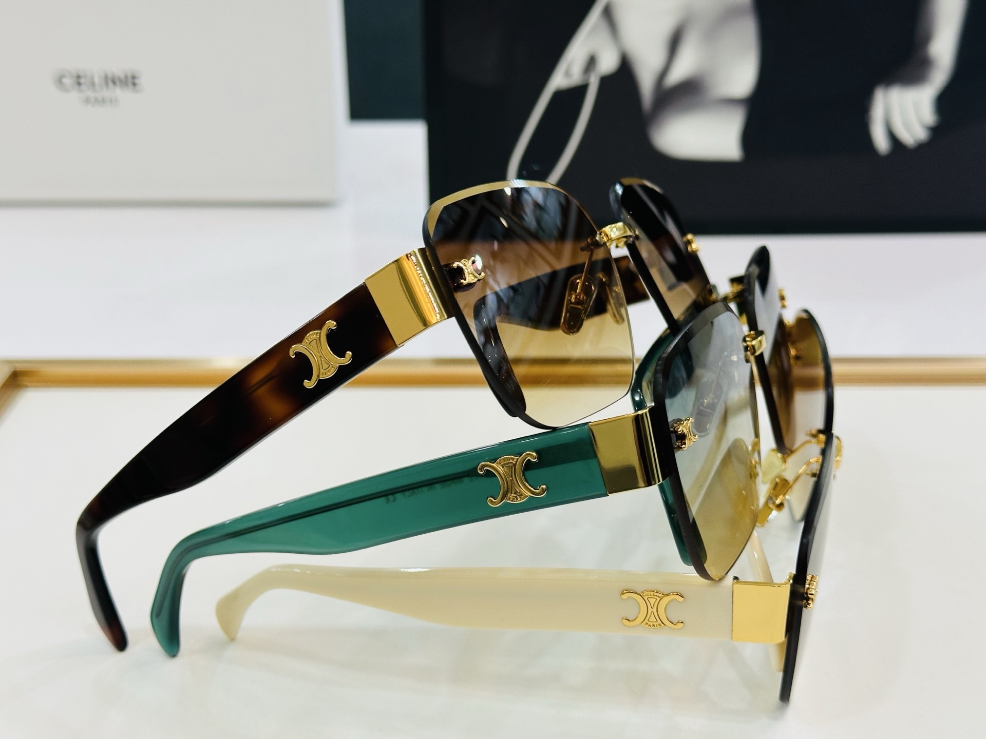 CELINE】赛琳 CL8031 Size：59口13-146 一直热销的款式，欧美风 光泽度好  质感