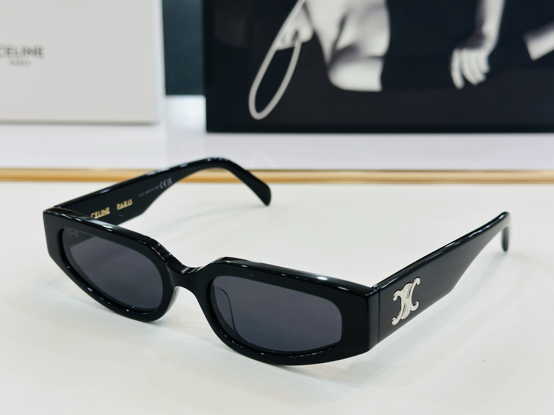 【CELINE】赛琳 CL40269U Size：54口19-135 一直热销的款式 欧美风 光泽度好 