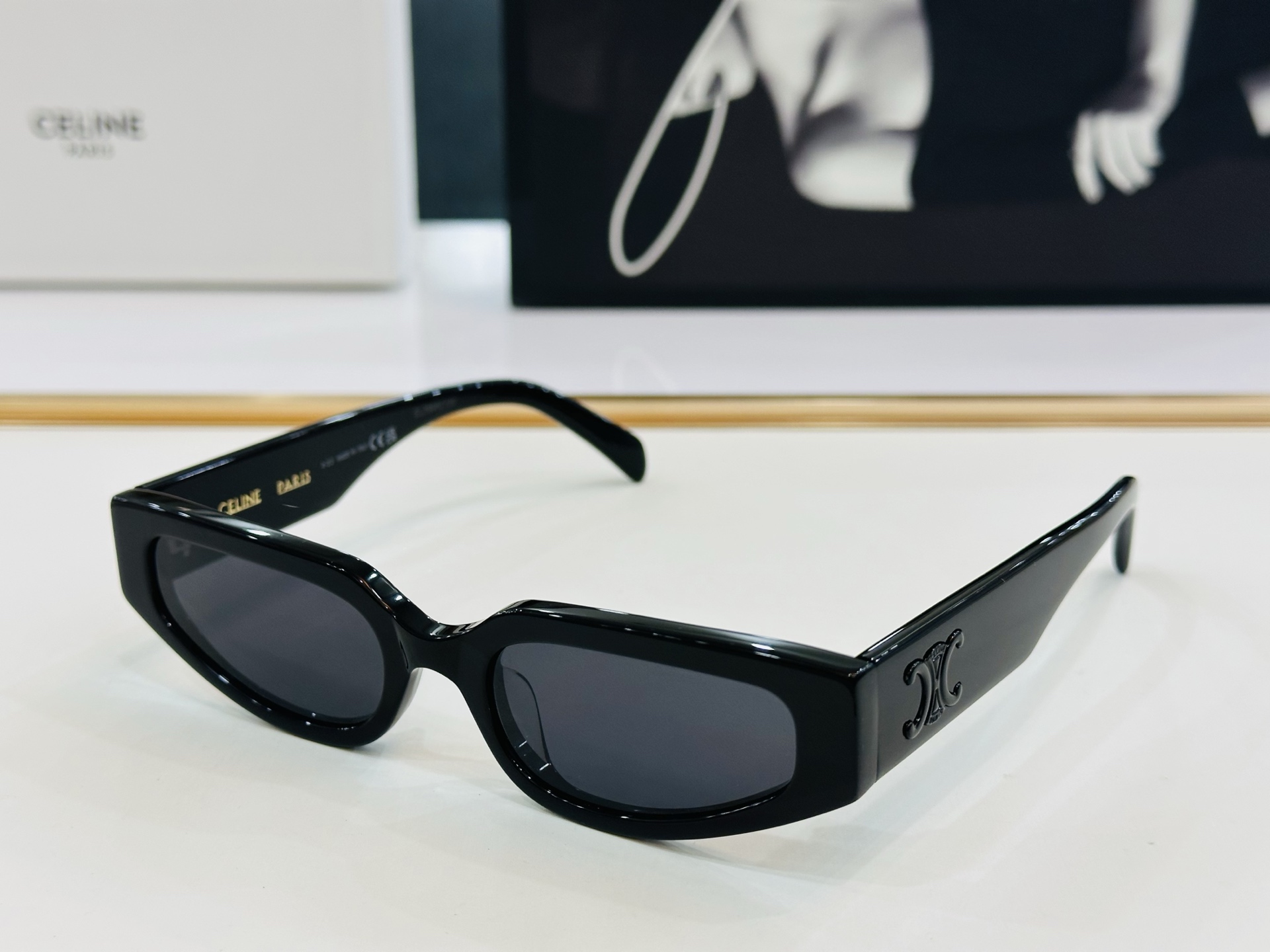 【CELINE】赛琳 CL40269U Size：54口19-135 一直热销的款式 欧美风 光泽度好 