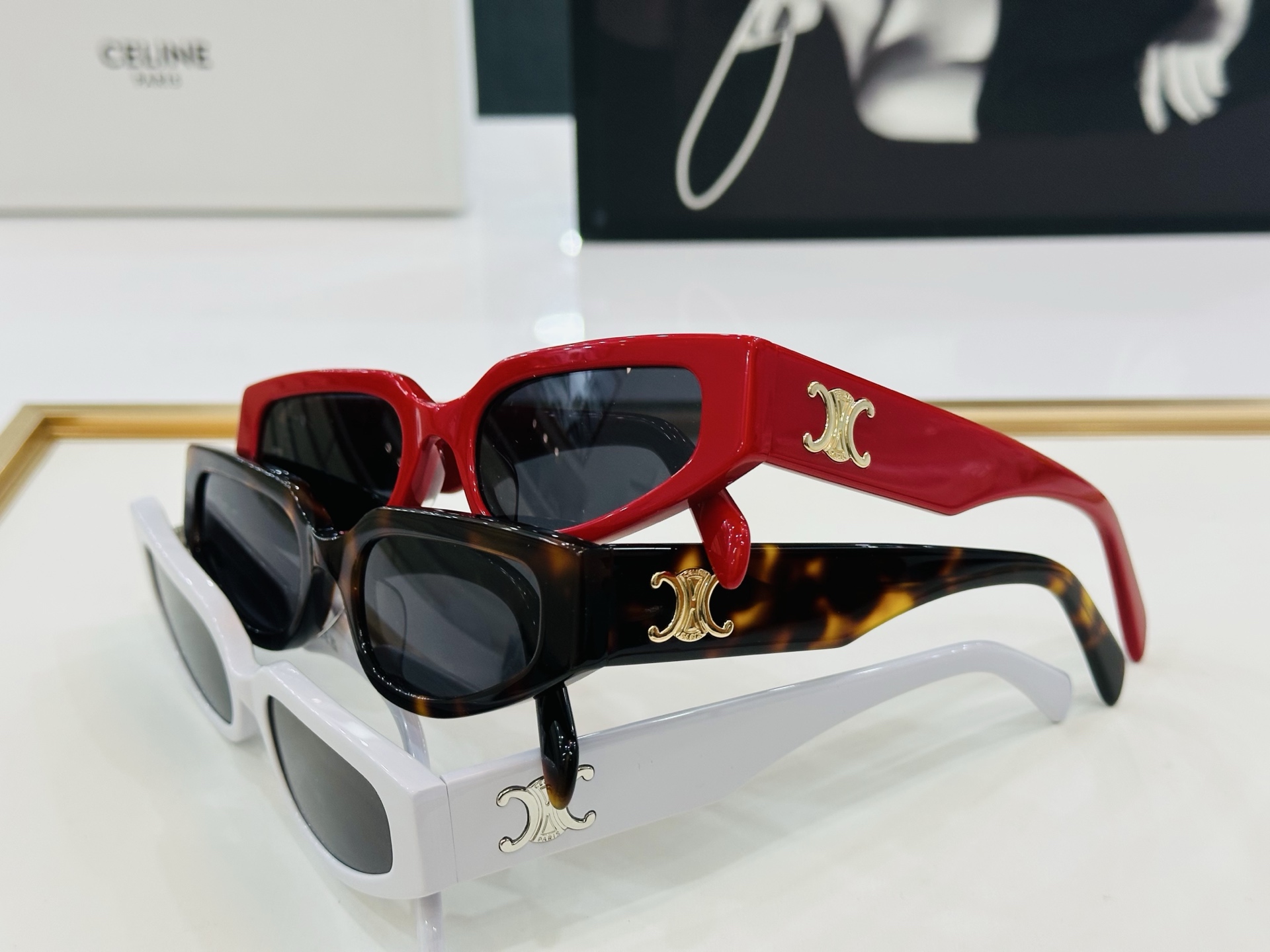 【CELINE】赛琳 CL40269U Size：54口19-135 一直热销的款式 欧美风 光泽度好 