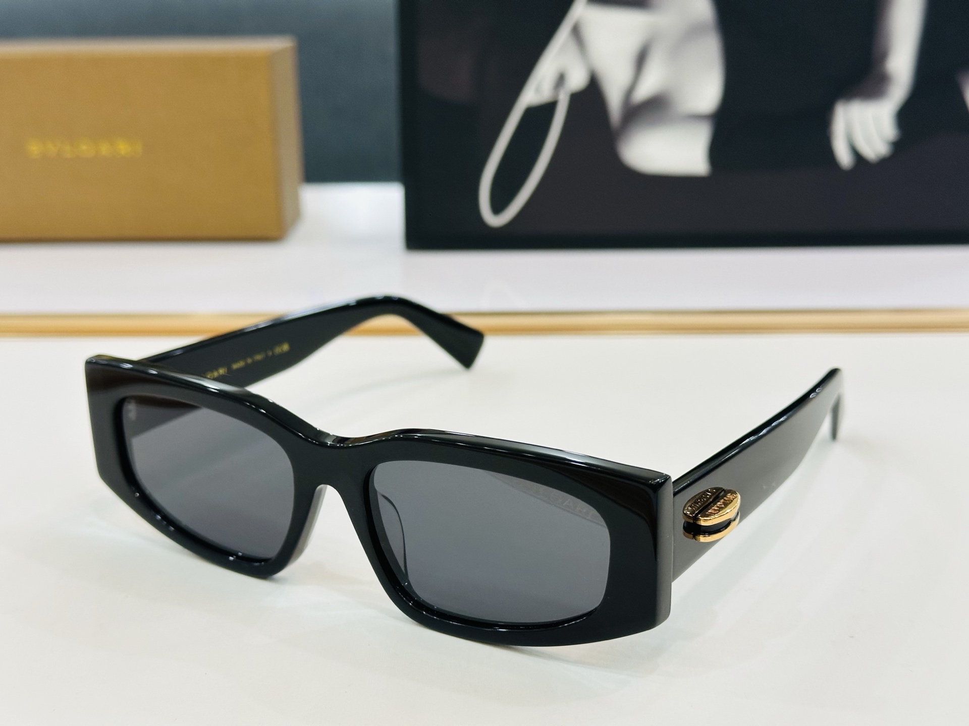 🆕款 官网同售 宝格家 BV40014 👍 Size ：55口17-145  绝对要买😎品质非常完美 D