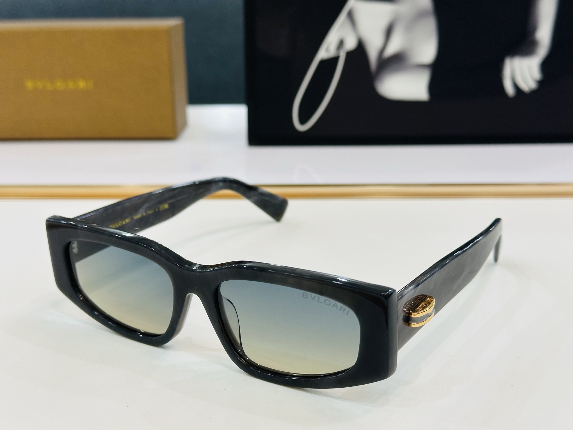 🆕款 官网同售 宝格家 BV40014 👍 Size ：55口17-145  绝对要买😎品质非常完美 D