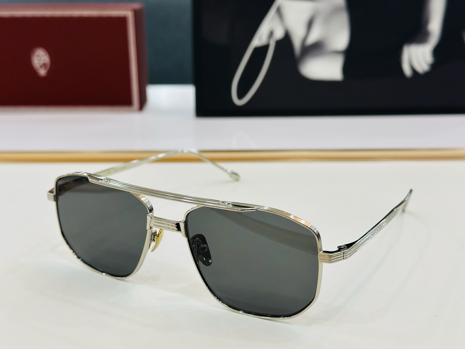 JACQUES MARIE SCARPA55  日本手工眼镜 镜框採用上板材打造出  SIZE：56口1