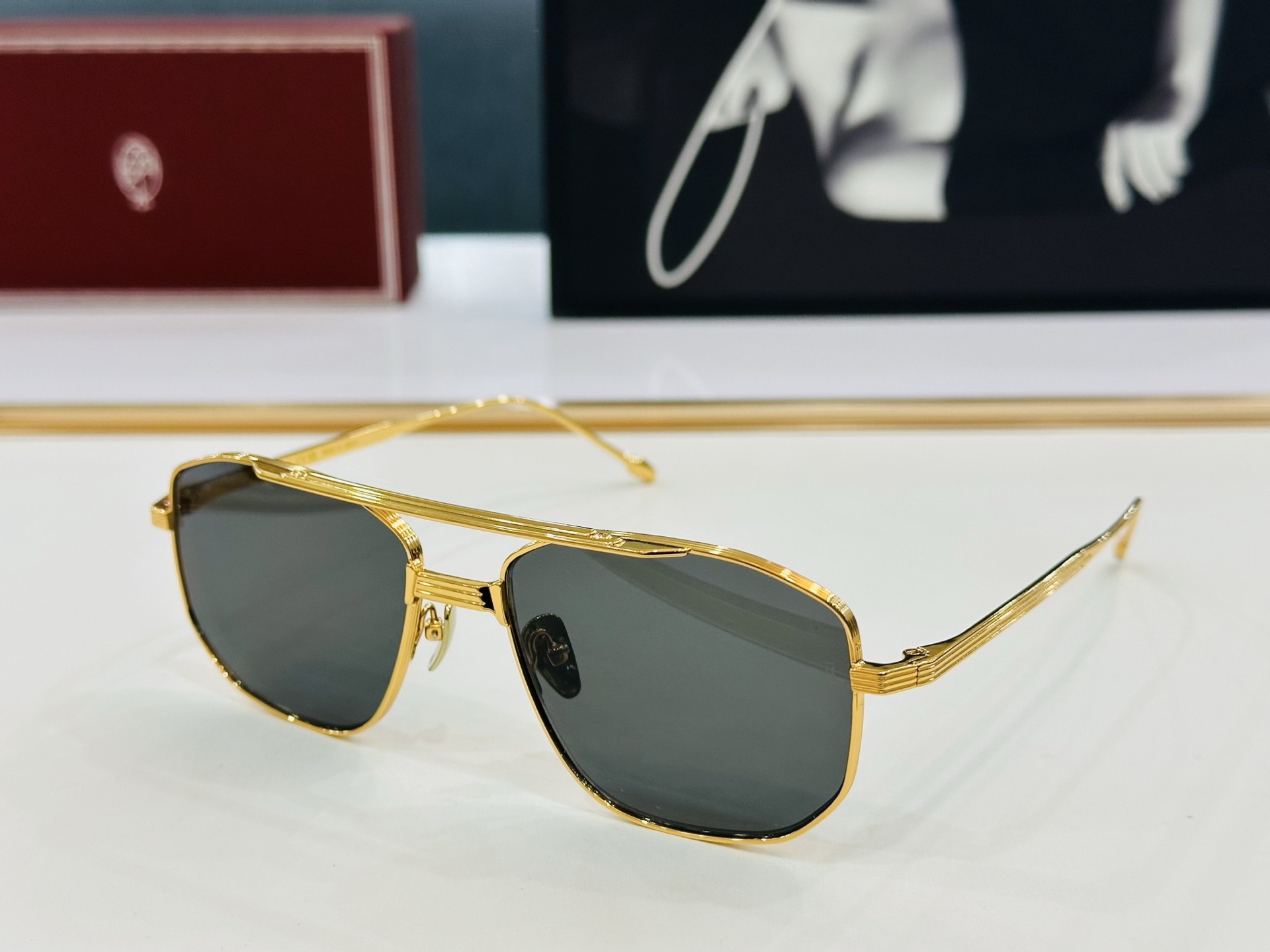 JACQUES MARIE SCARPA55  日本手工眼镜 镜框採用上板材打造出  SIZE：56口1