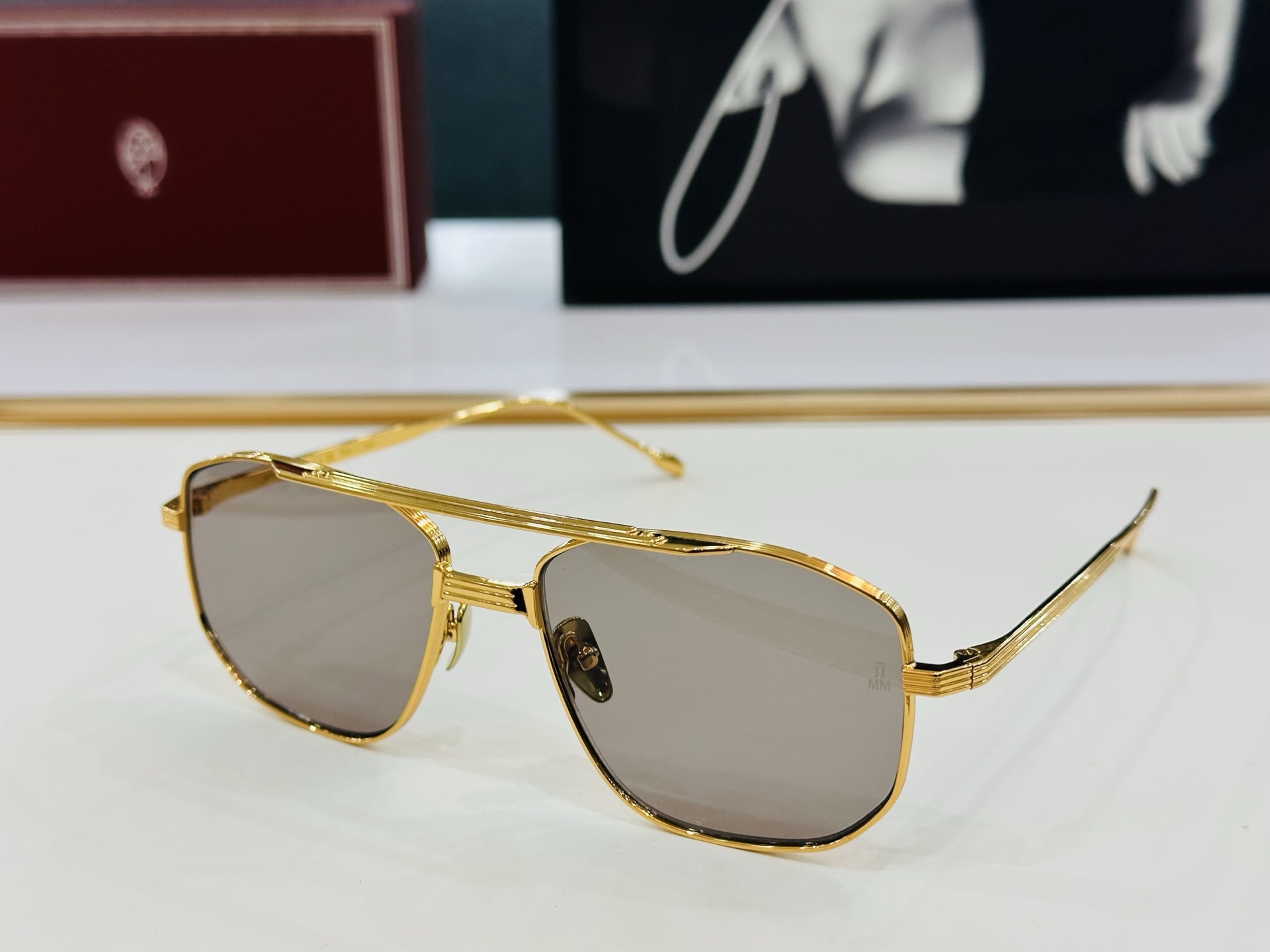 JACQUES MARIE SCARPA55  日本手工眼镜 镜框採用上板材打造出  SIZE：56口1