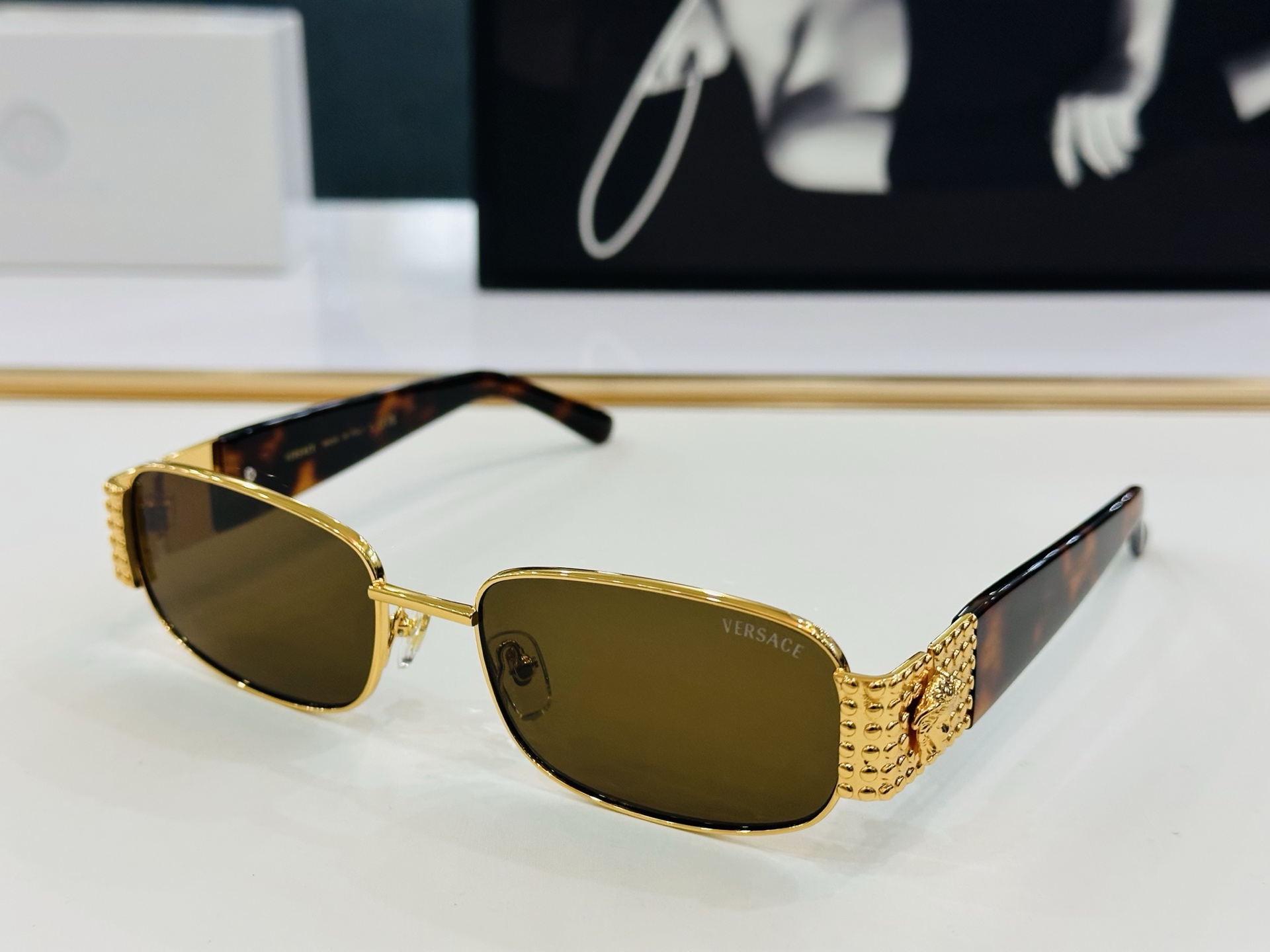 🎉🎉范思家 VERSACE✨MODX39 Size：57口18-140 ✨b有范 