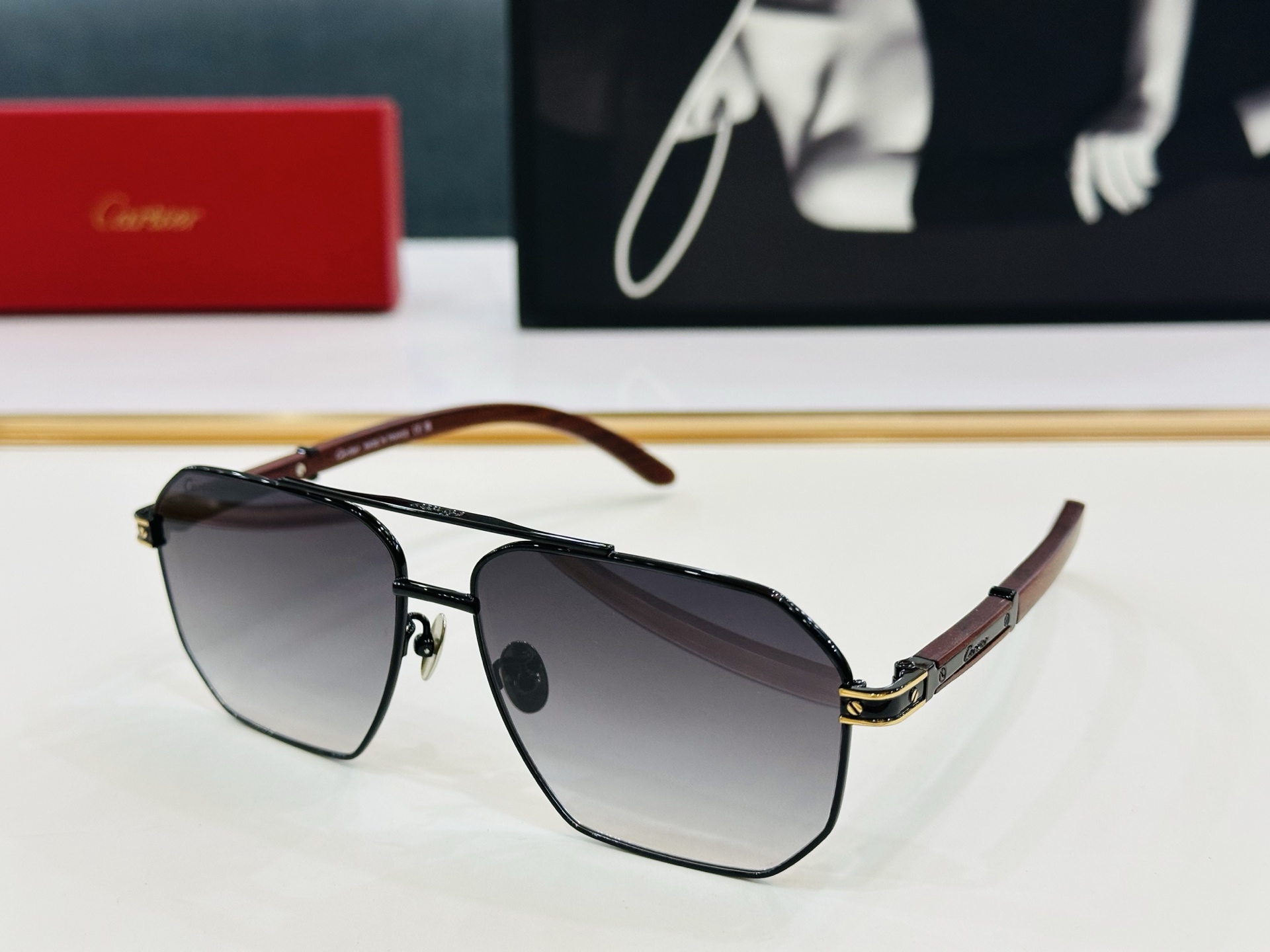 Cartie* 卡家 CT0516S 太阳镜 Size：61口14-145 工艺精湛气质十足！q男女同款