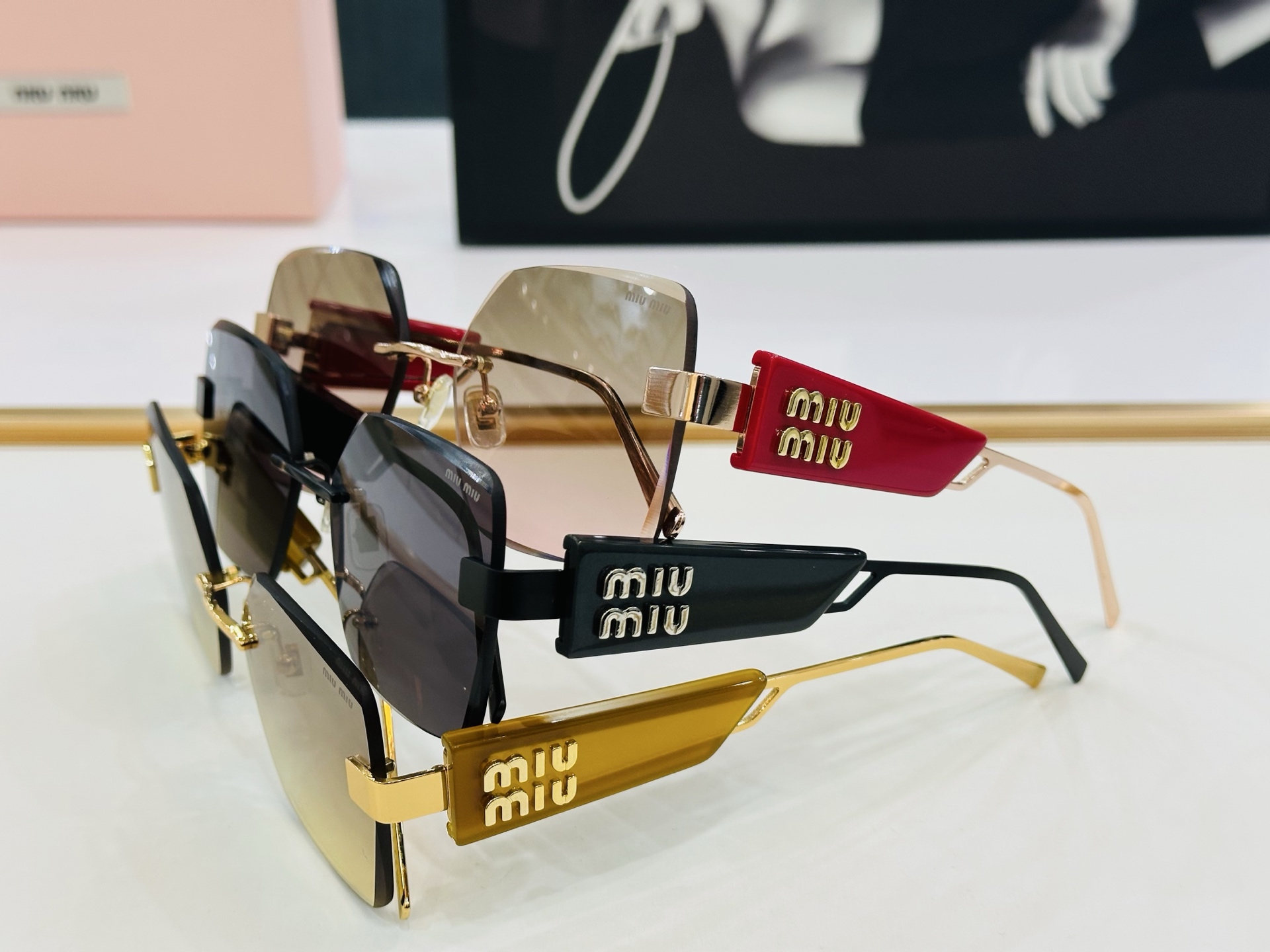 谬家 MU137AV Size：58口17-142 女士太阳眼镜 玫瑰玫瑰 高档 L时尚墨镜潮人强强太阳