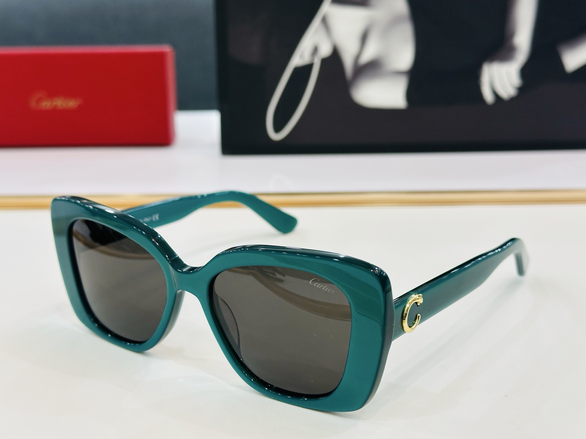 Cartie* 卡家 太阳镜 CT0438O Size：54口19-140 电镀工艺精湛气质十足！Z男女