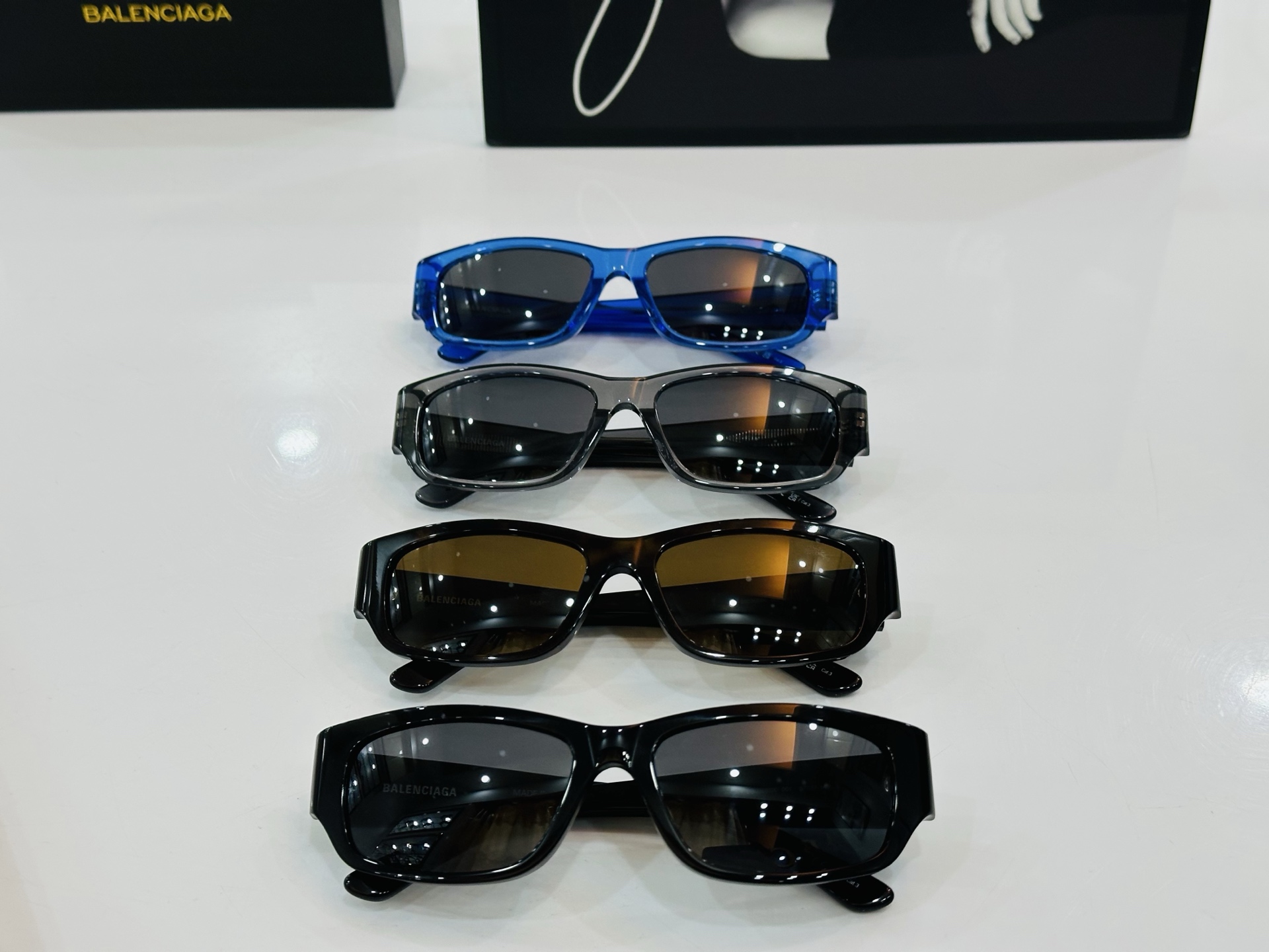 BALENCIAGA巴黎世家 BB0368SK Size：57口17-140 超级百搭造型 J百搭时尚 