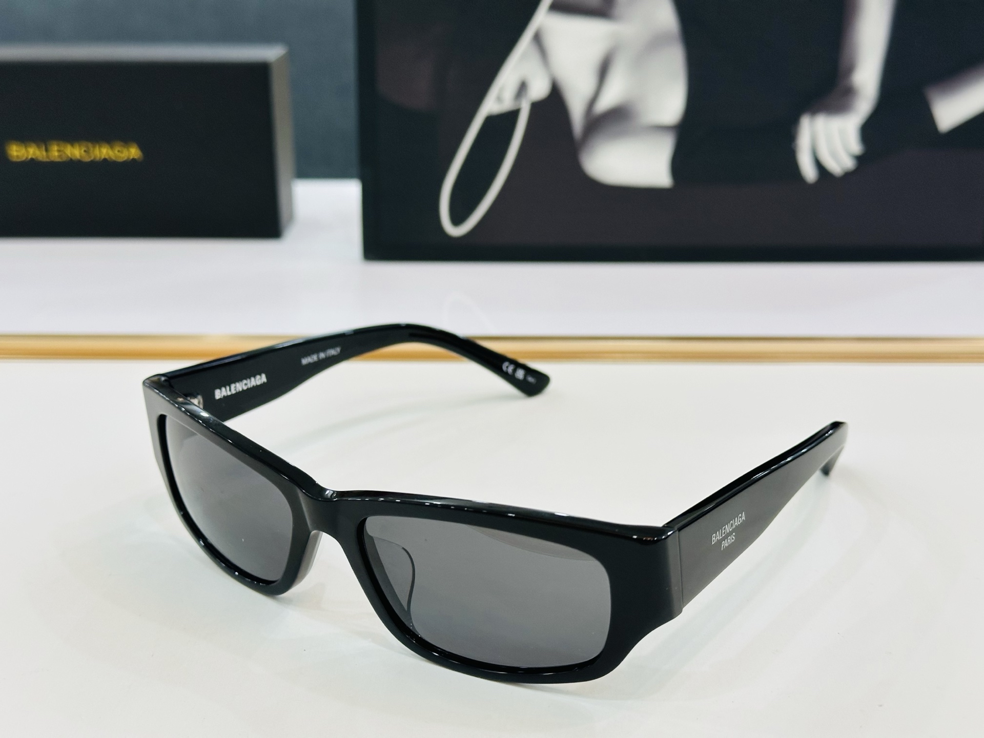 BALENCIAGA巴黎世家 BB0368SK Size：57口17-140 超级百搭造型 J百搭时尚 