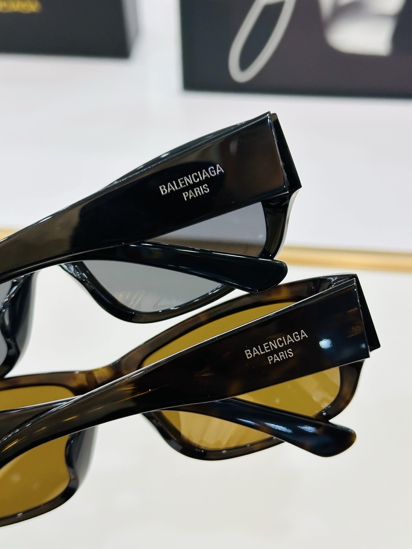 BALENCIAGA巴黎世家 BB0368SK Size：57口17-140 超级百搭造型 J百搭时尚 