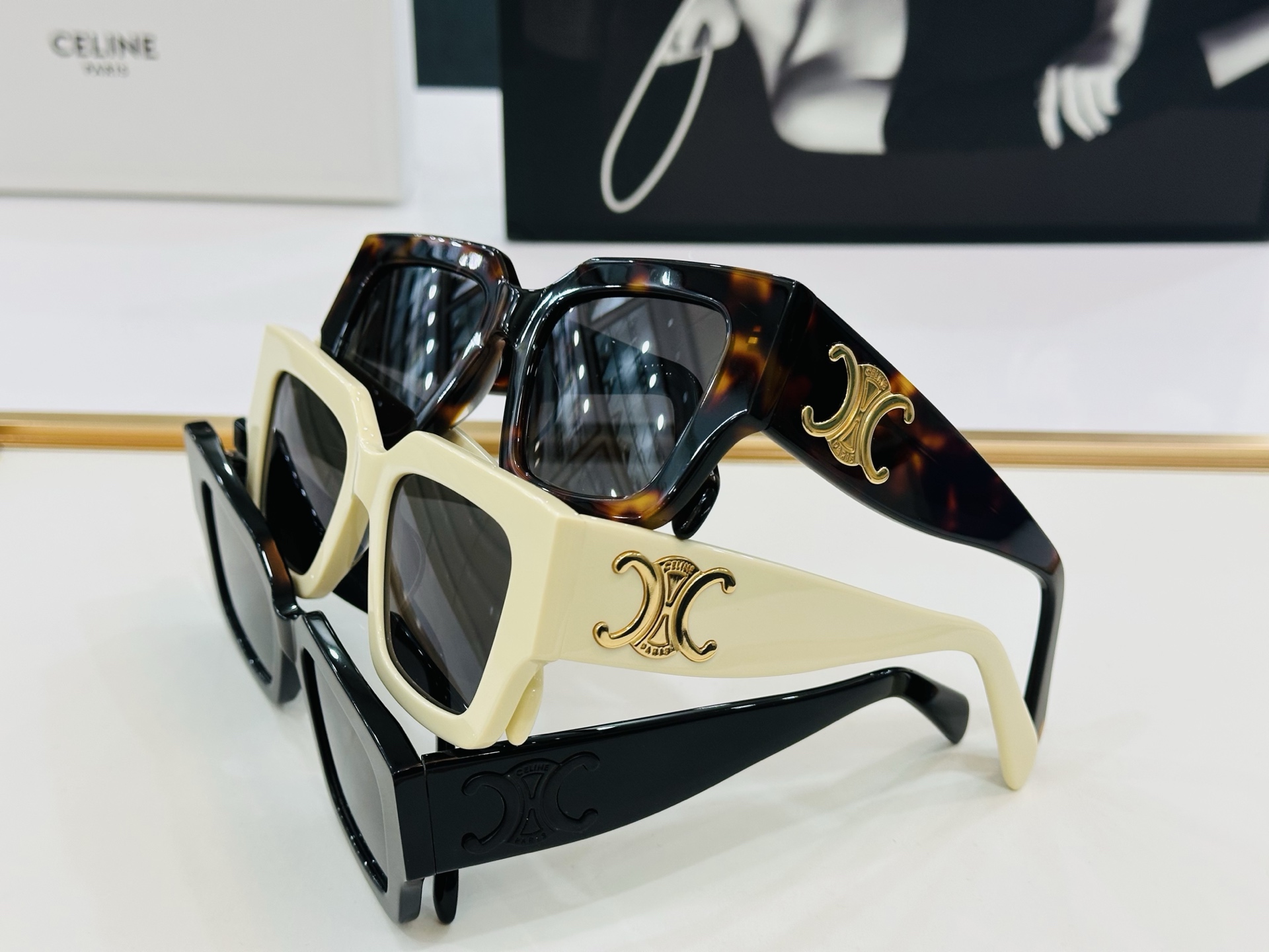 【CELINE】赛琳 CL40499    Size：52口21-145 一直热销的款式 欧美风 光泽度