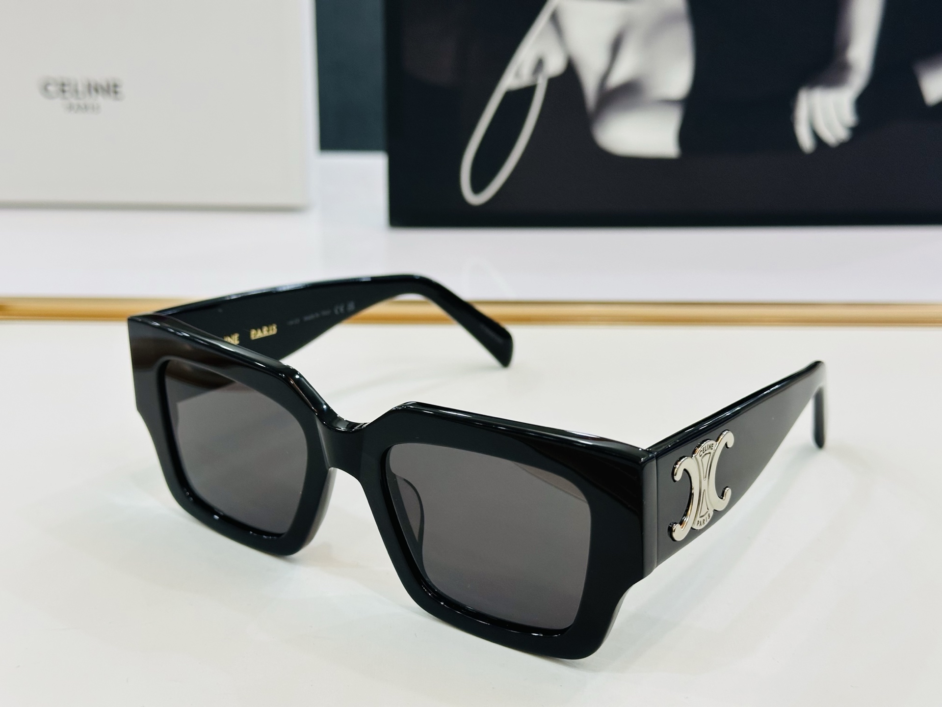 【CELINE】赛琳 CL40499    Size：52口21-145 一直热销的款式 欧美风 光泽度