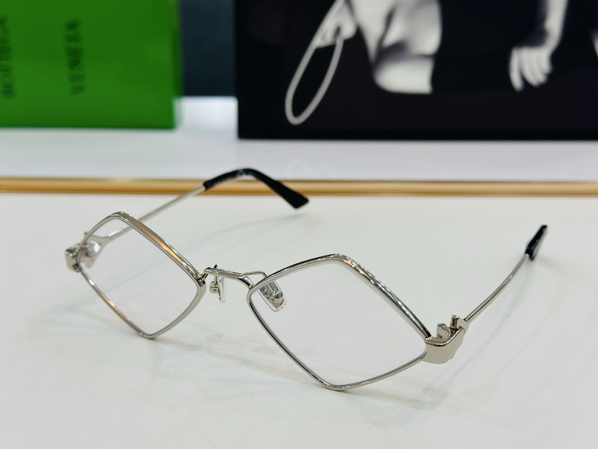 宝缇嘉 BV1245 Size：57口18-145  实物更美 现货发售！原版定制五金💕qj细节全部实拍