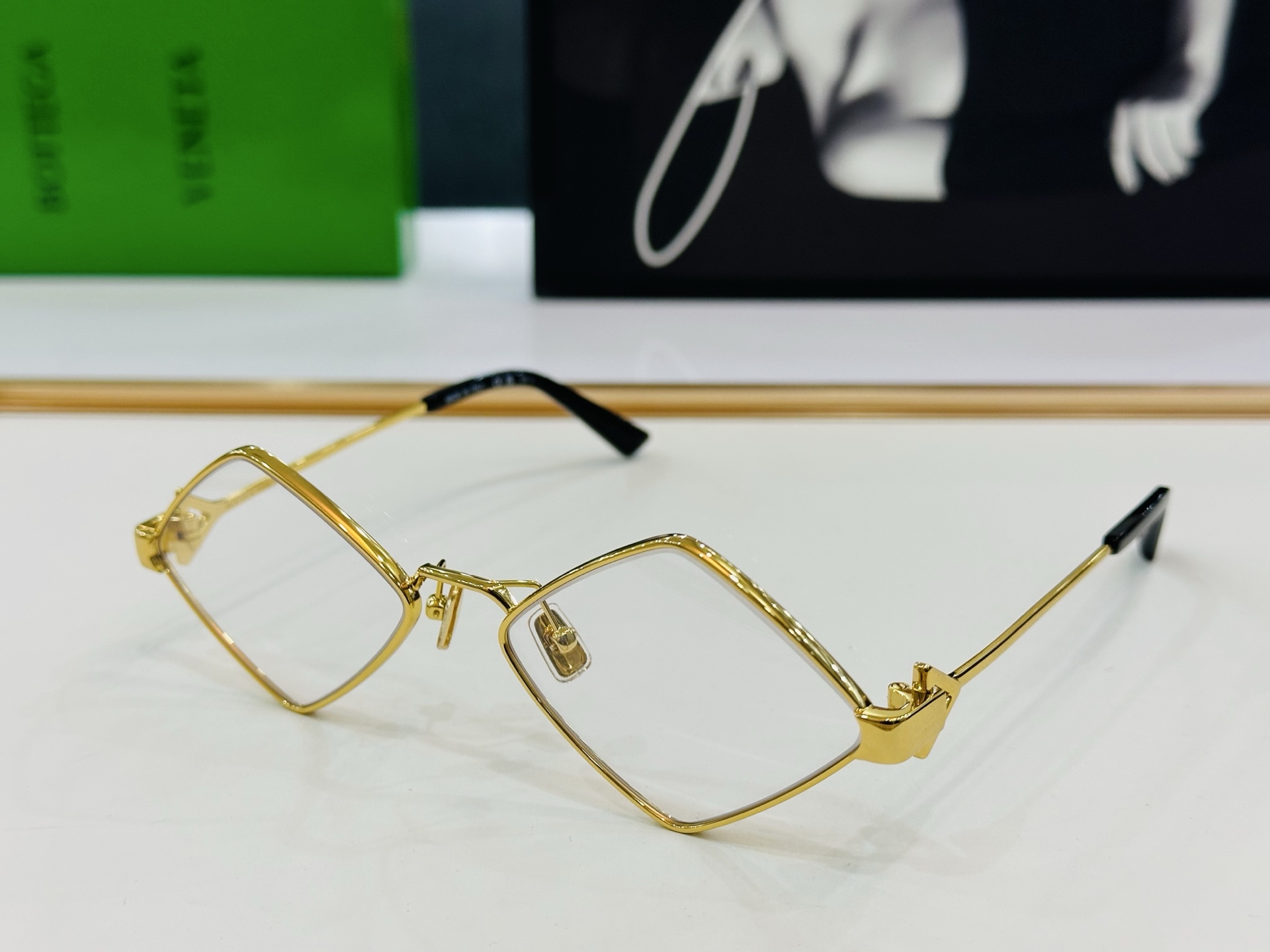 宝缇嘉 BV1245 Size：57口18-145  实物更美 现货发售！原版定制五金💕qj细节全部实拍
