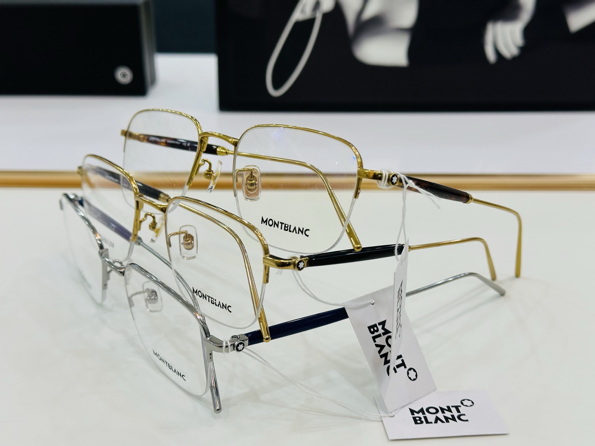官网新品 MONTBLANC 万宝龙 MB0412O Size：54口19-145   做工精良 👍👍W