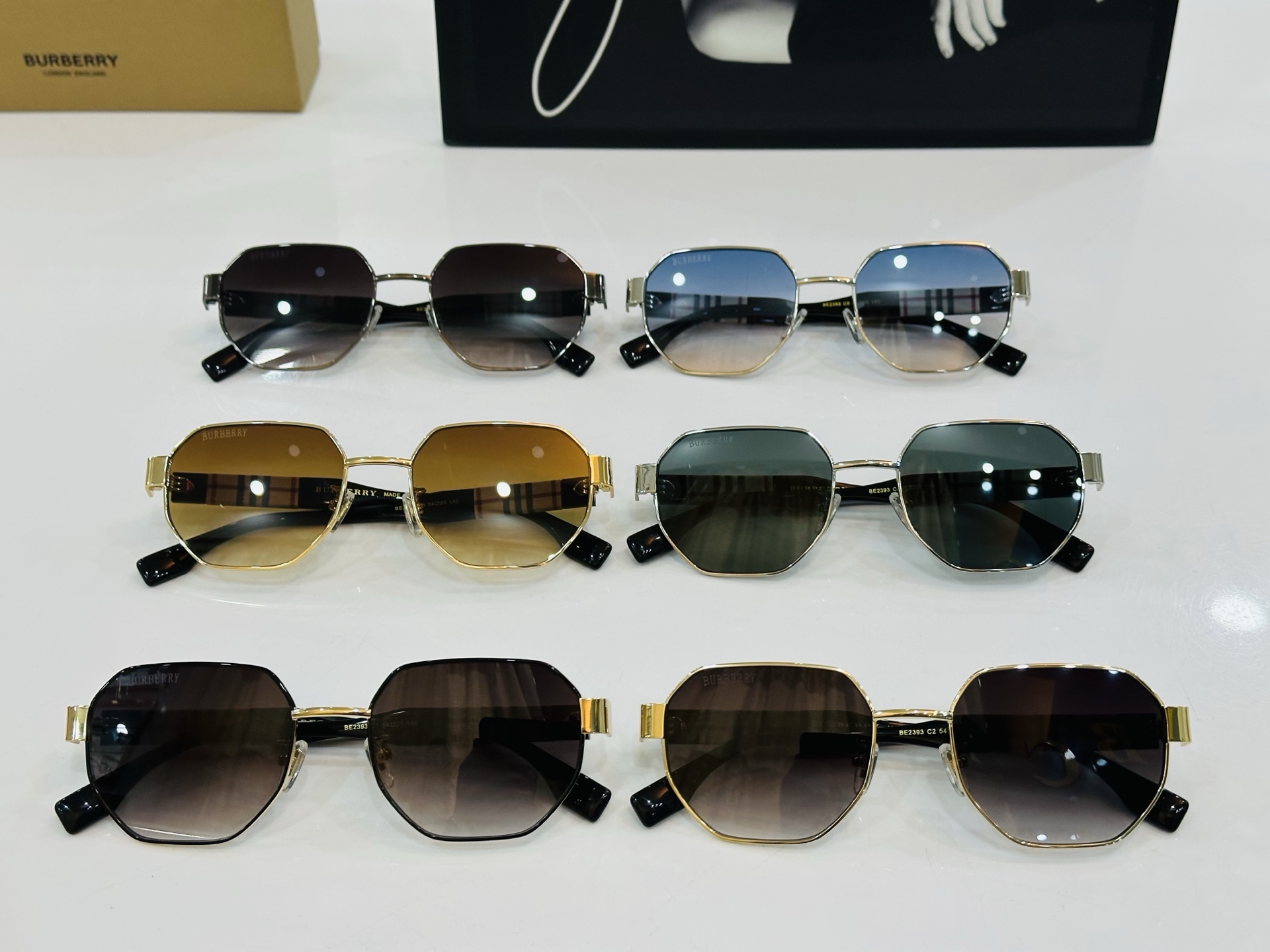 新款 BURBERR*🔻巴家 BE2393 百搭镜架Size：54口20-145 高品质 到货 🌲🌲🌲q